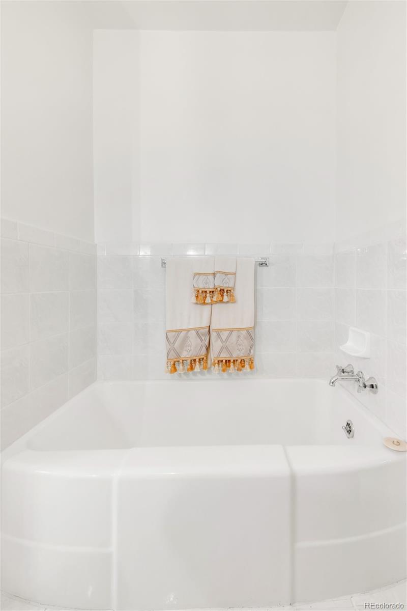 MLS Image #21 for 1475  monaco parkway,denver, Colorado