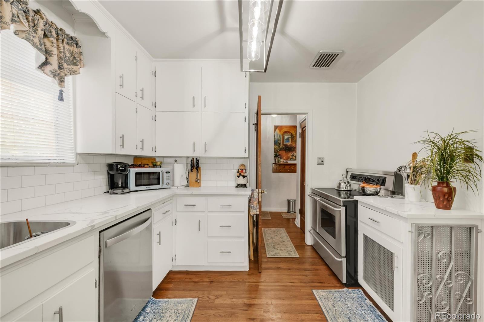 MLS Image #4 for 1475  monaco parkway,denver, Colorado