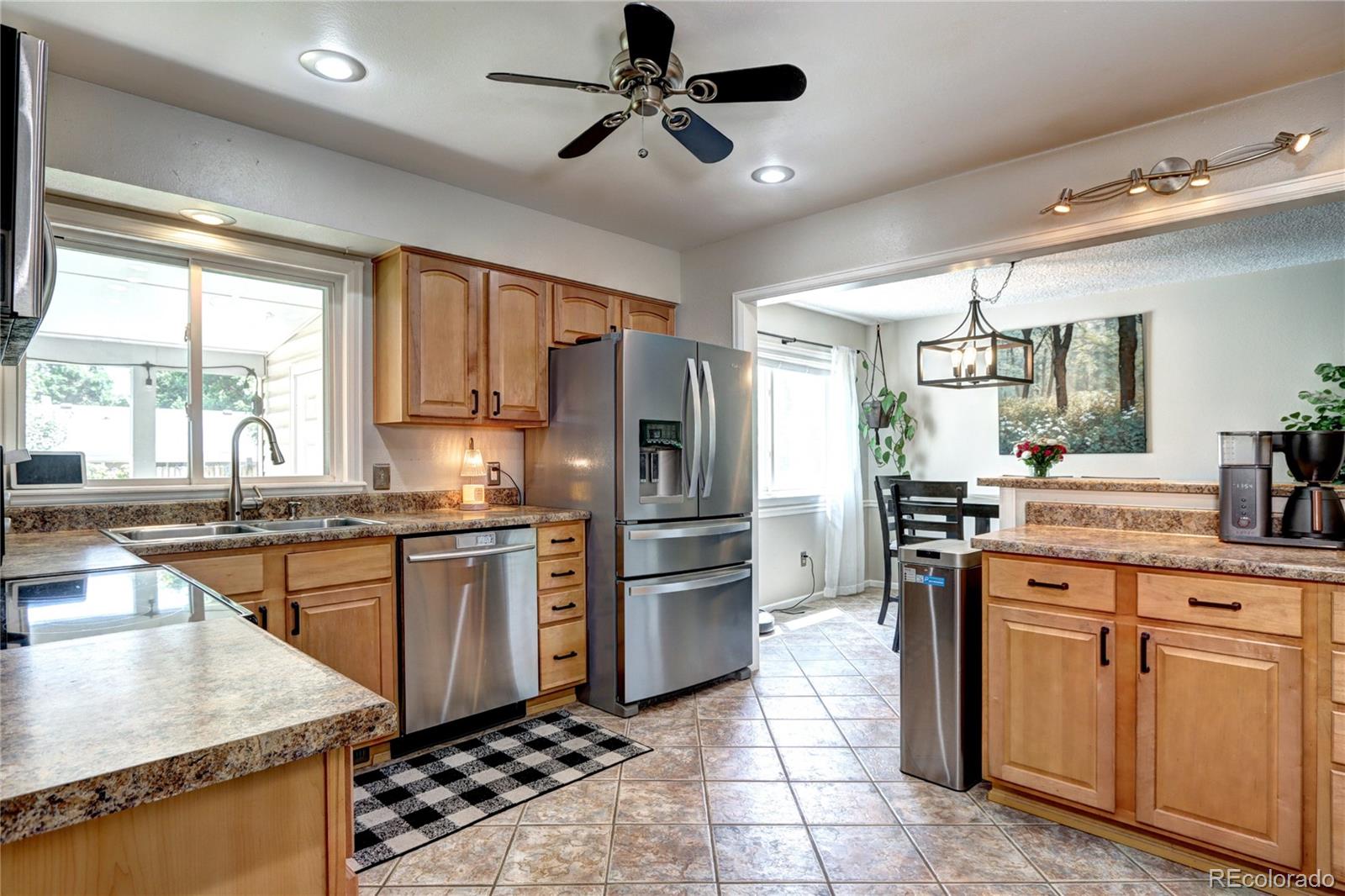 MLS Image #11 for 2424 s elkhart street,aurora, Colorado