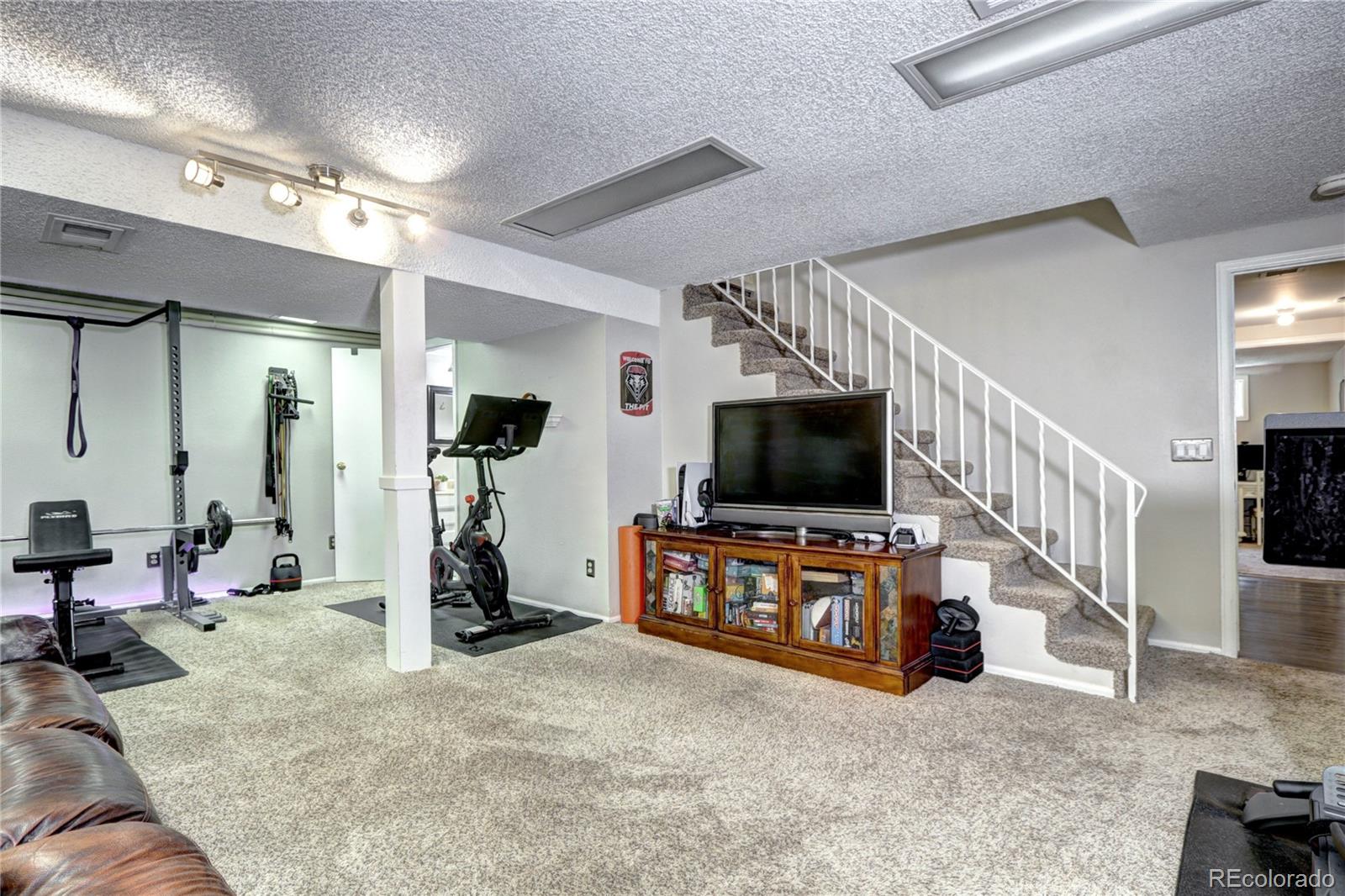 MLS Image #17 for 2424 s elkhart street,aurora, Colorado