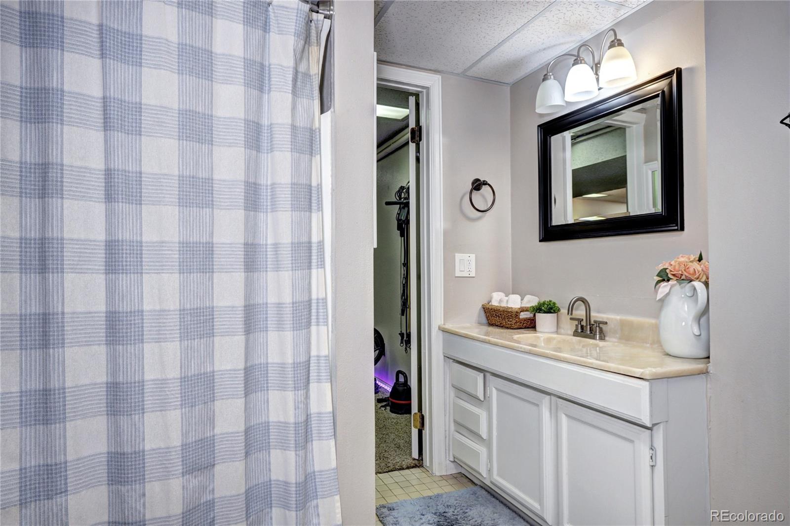 MLS Image #19 for 2424 s elkhart street,aurora, Colorado