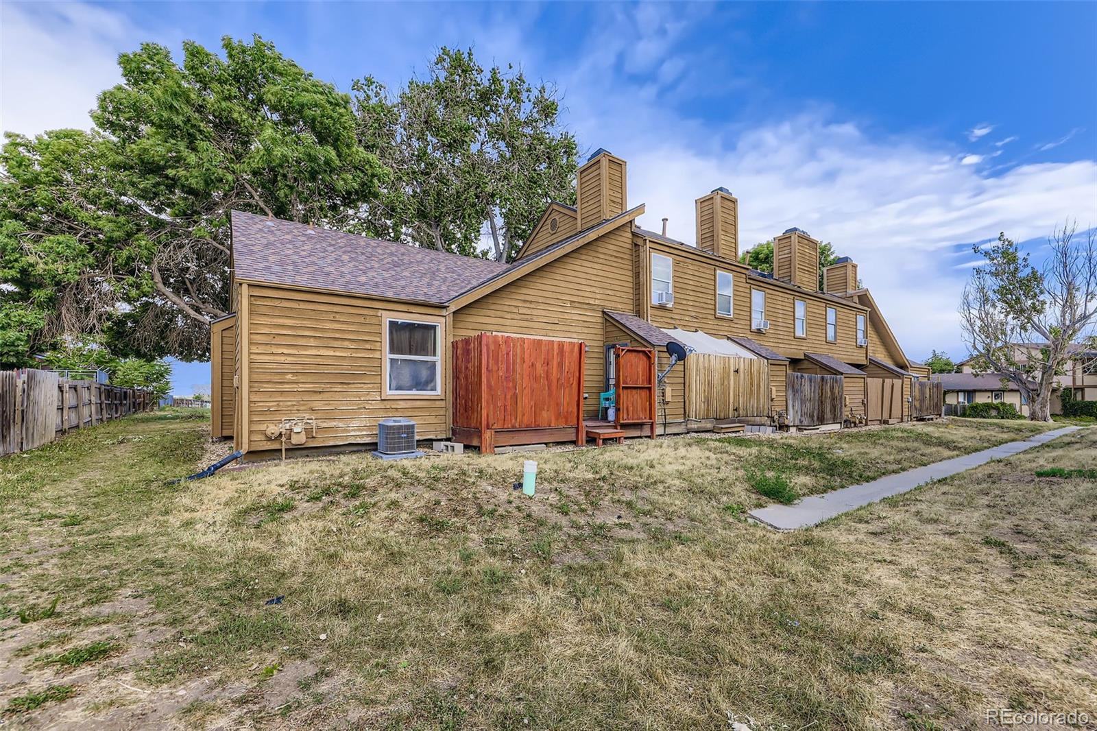 MLS Image #10 for 2469  devonshire court,denver, Colorado