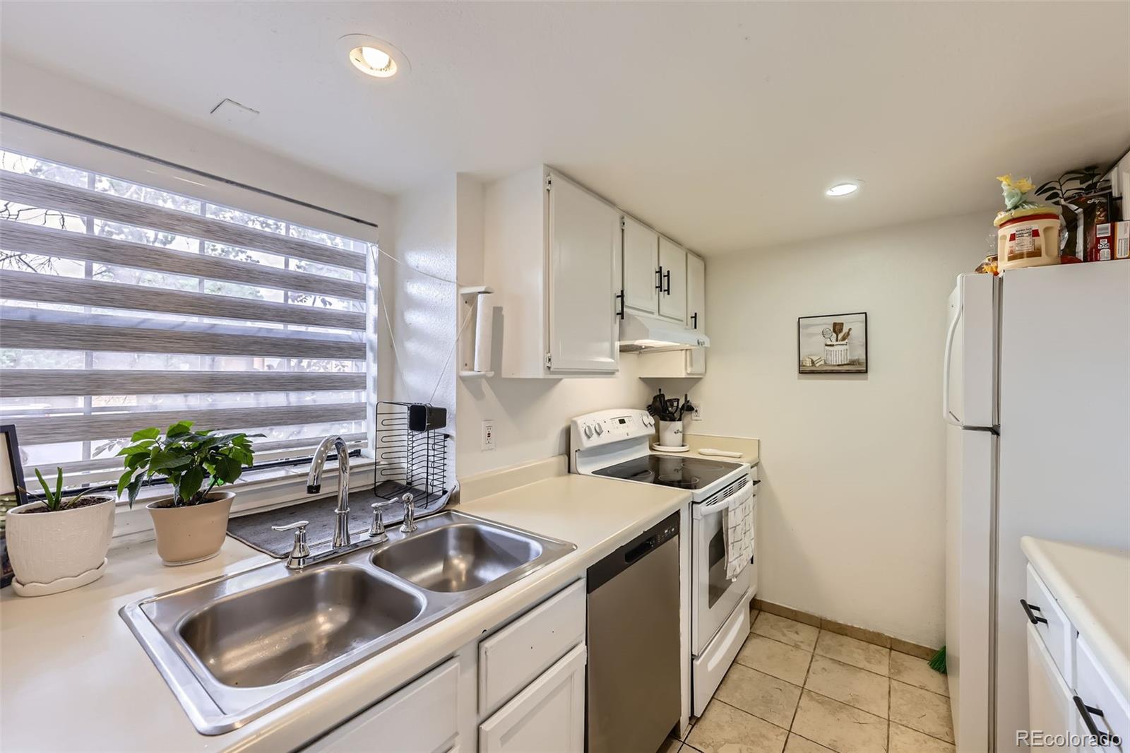 MLS Image #2 for 2469  devonshire court,denver, Colorado