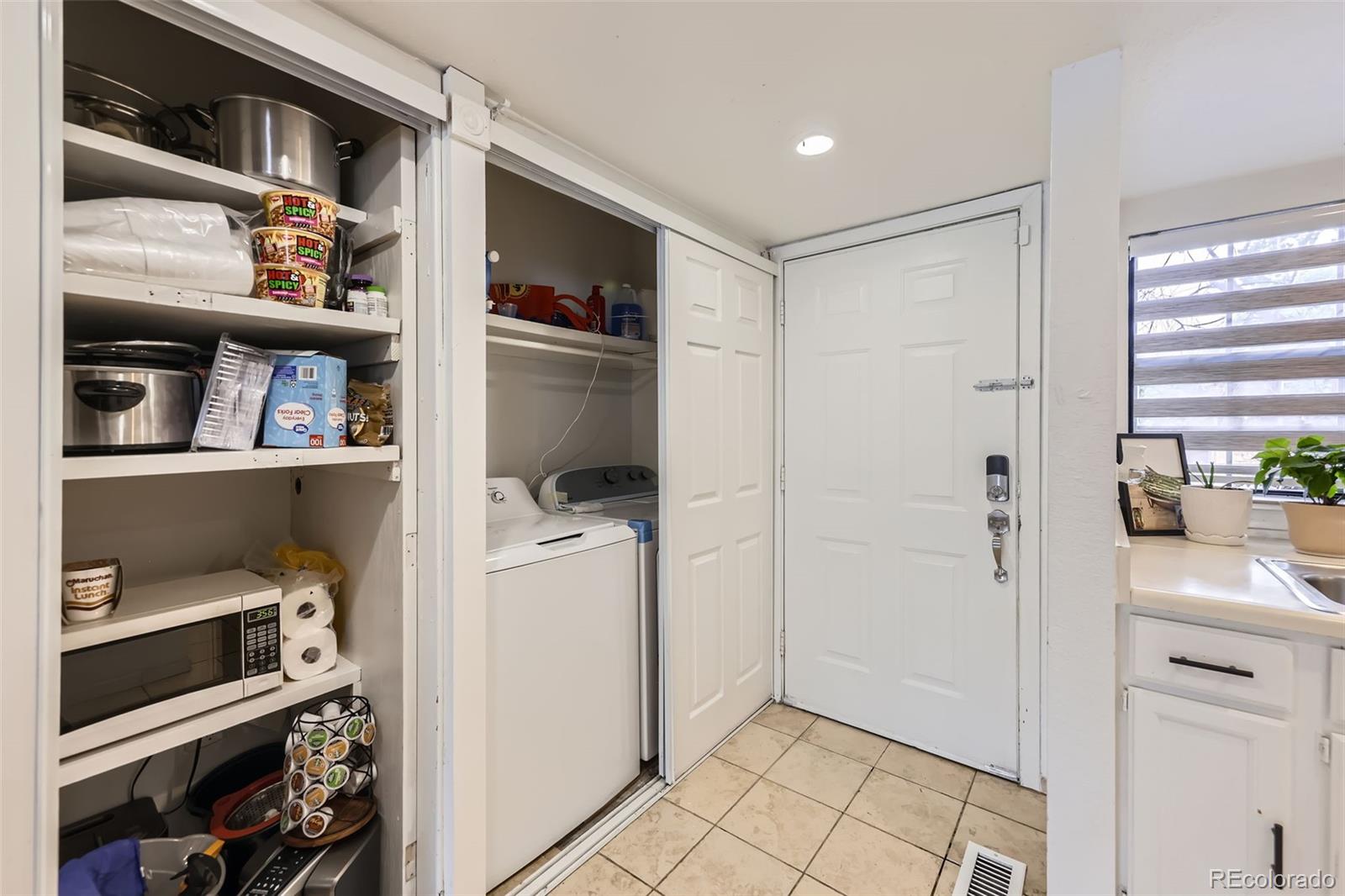 MLS Image #7 for 2469  devonshire court,denver, Colorado