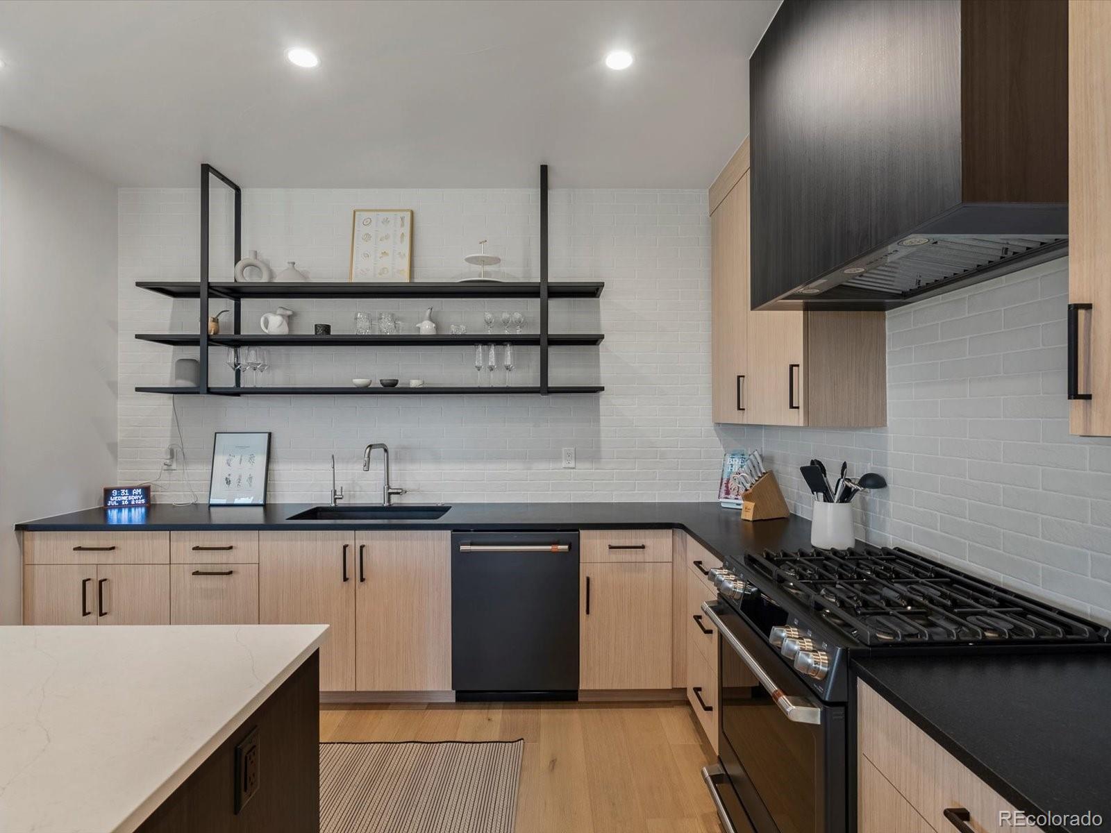 MLS Image #13 for 4591 s mariposa court,englewood, Colorado