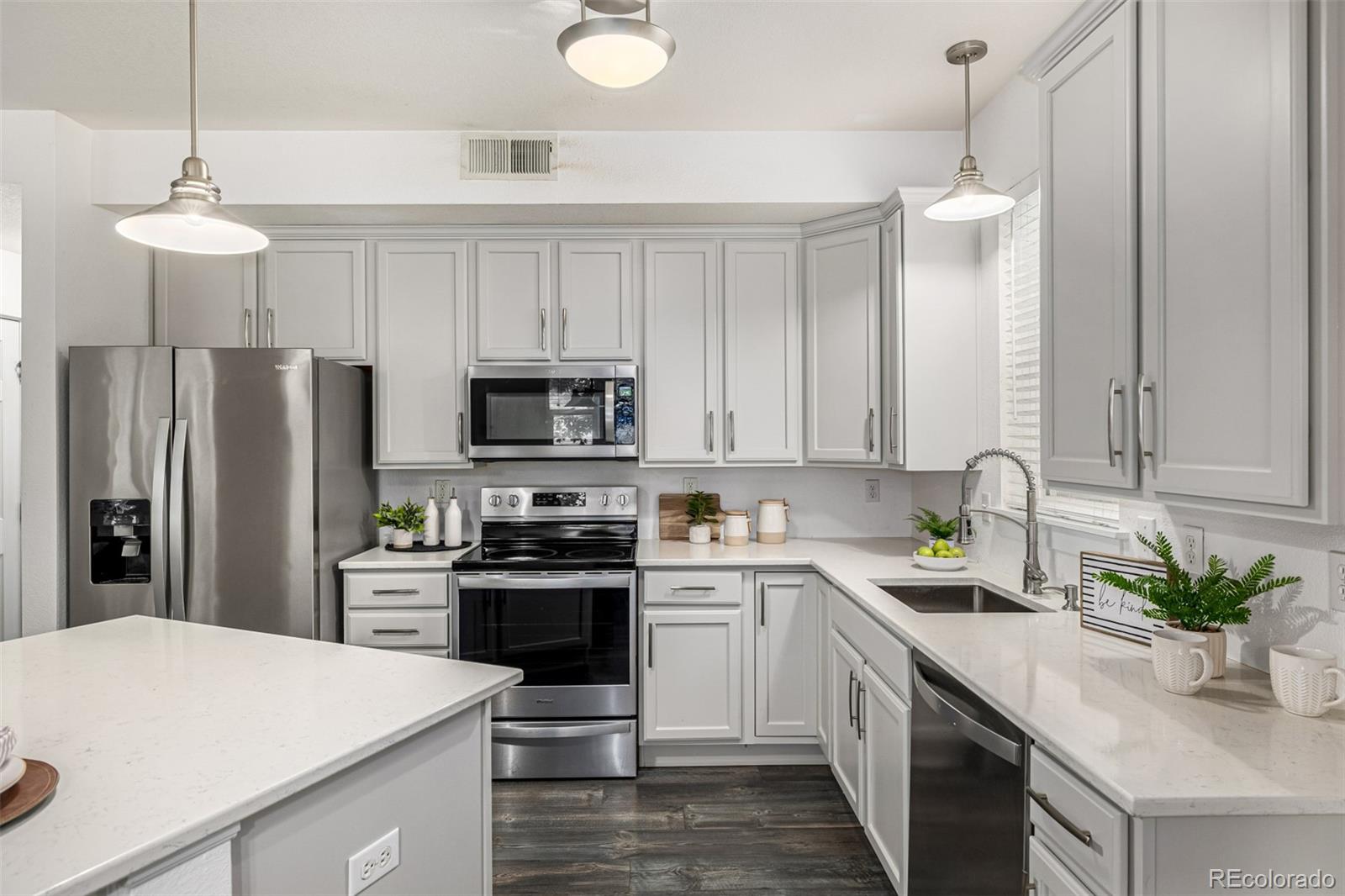 MLS Image #18 for 9833 e 26th avenue,denver, Colorado