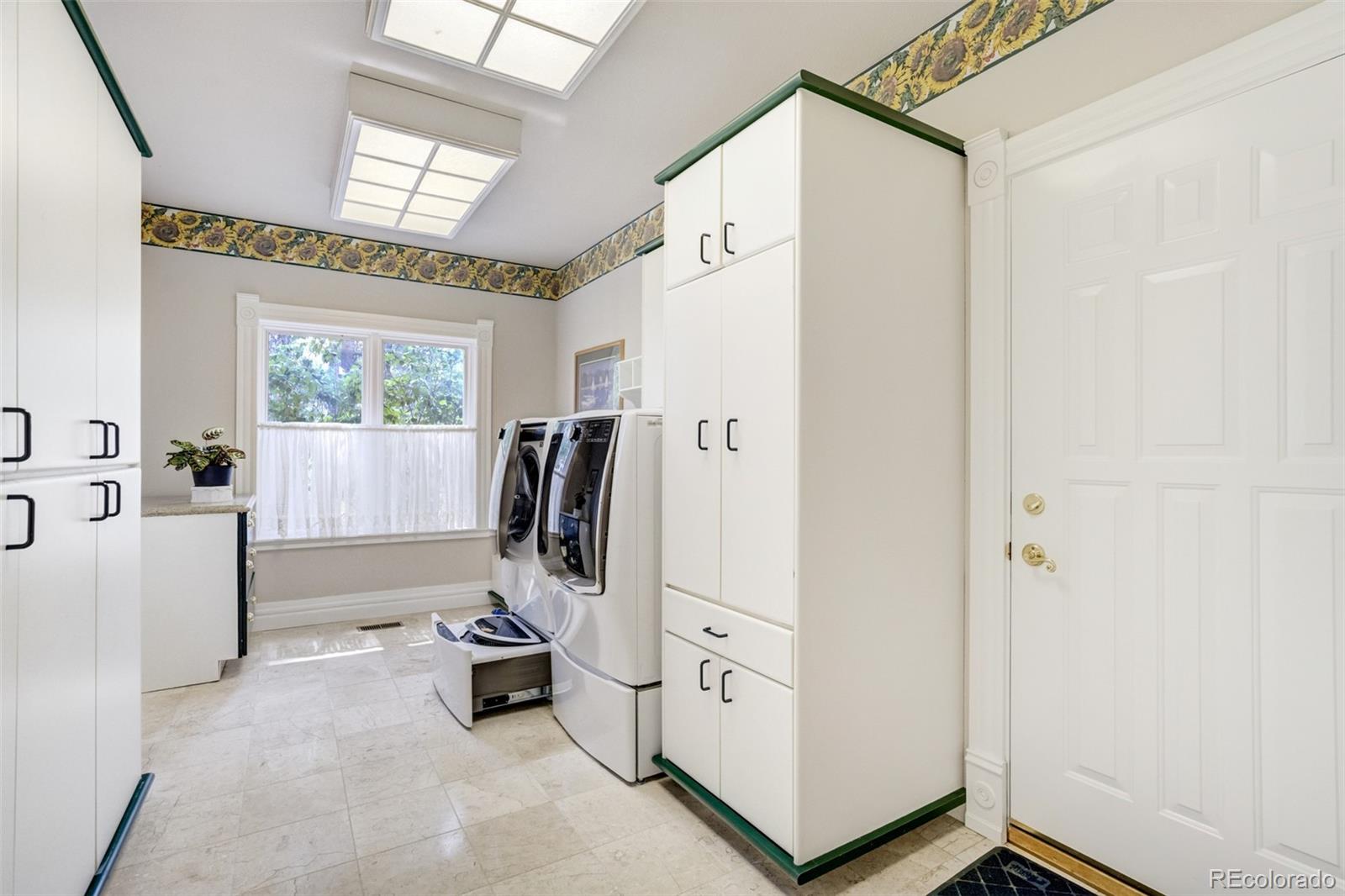 MLS Image #18 for 20252  elk creek drive,colorado springs, Colorado