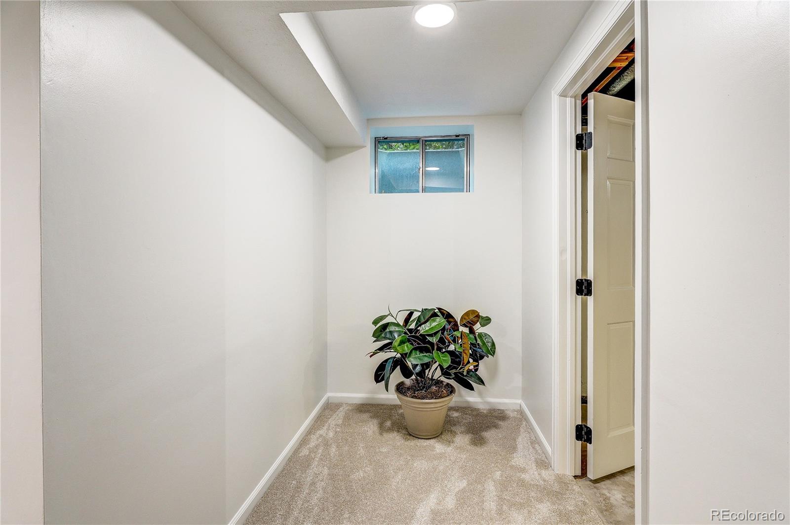 MLS Image #31 for 3304 s valentia court,denver, Colorado