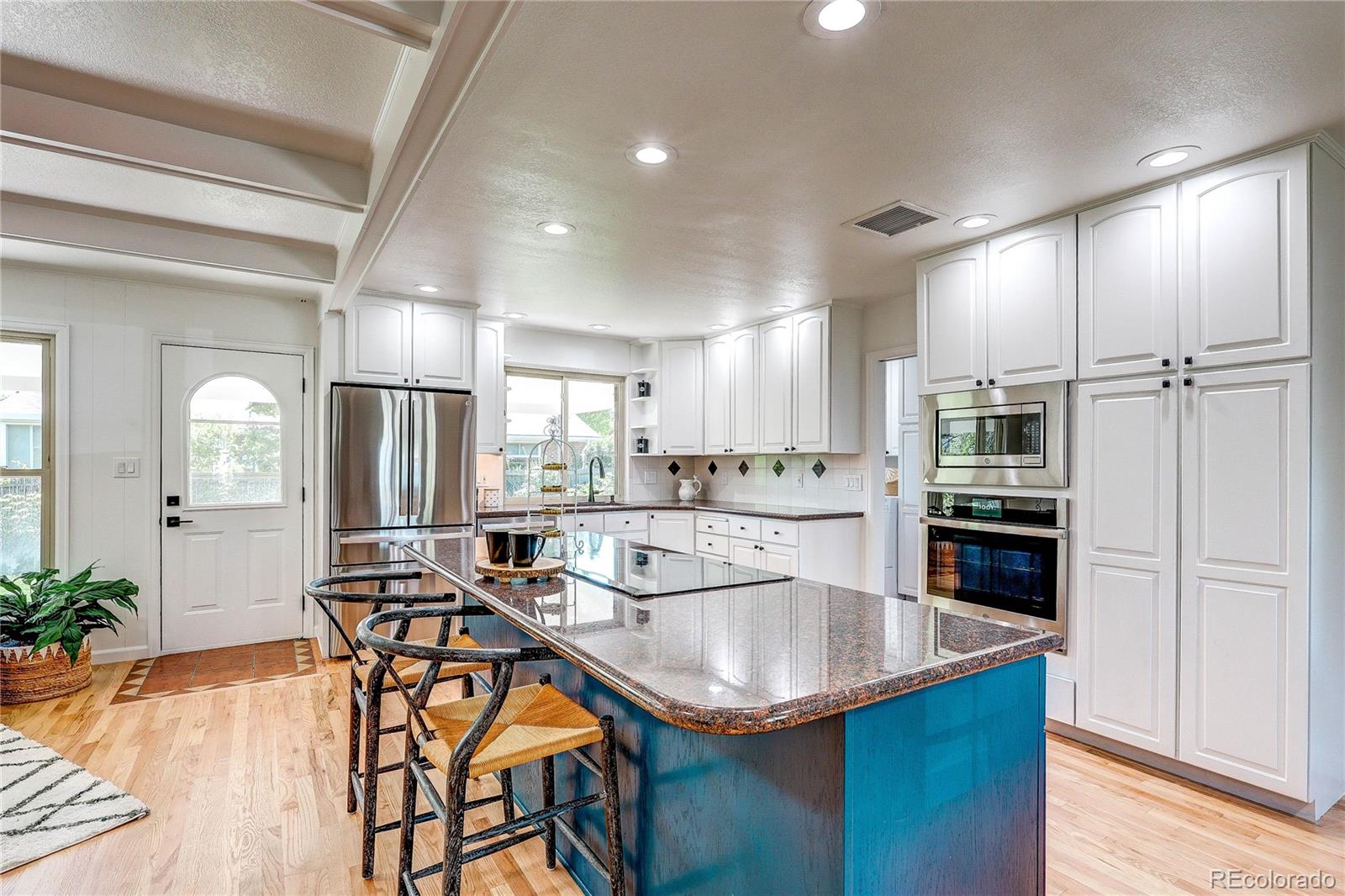 MLS Image #6 for 3304 s valentia court,denver, Colorado