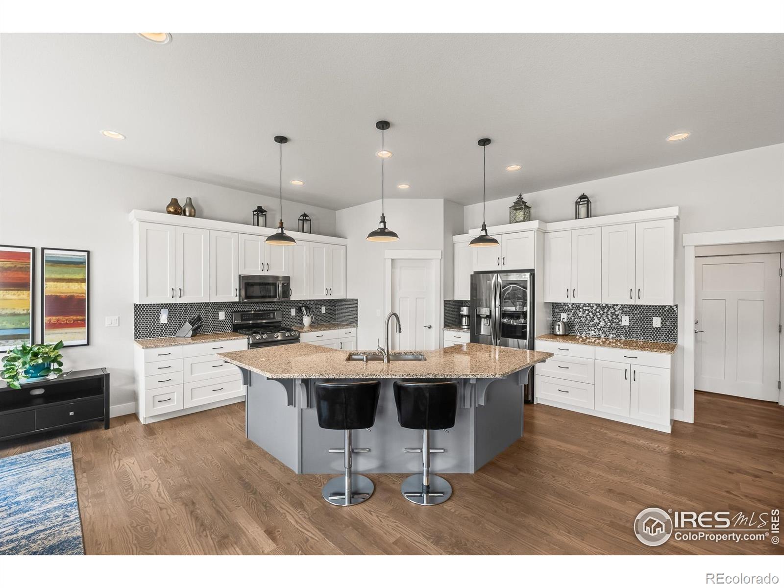 MLS Image #11 for 401  cascade court,johnstown, Colorado