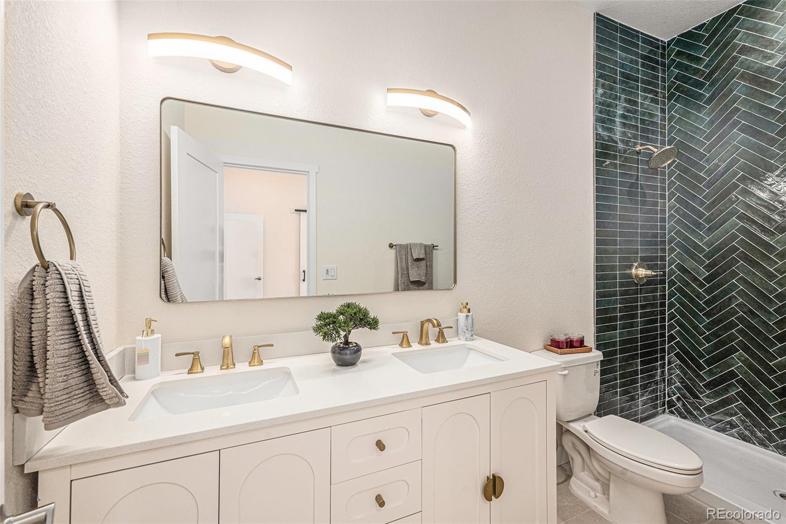 MLS Image #13 for 2328 n race street,denver, Colorado