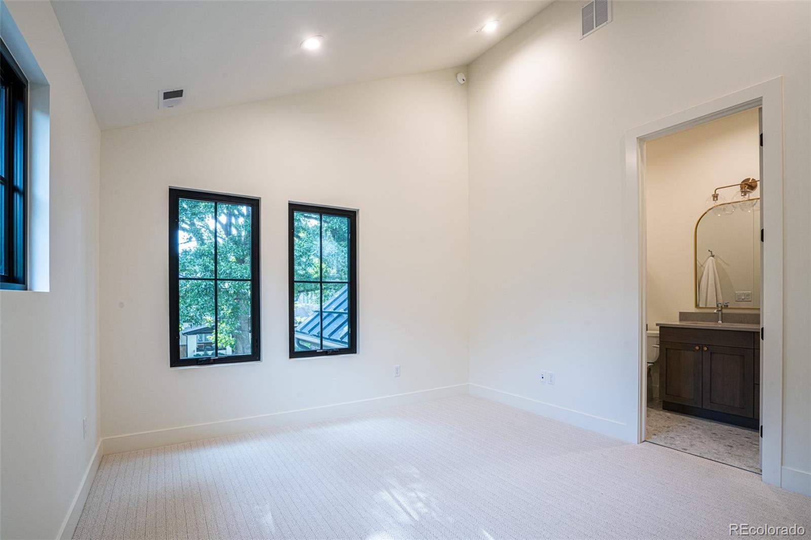 MLS Image #29 for 1158 s vine street,denver, Colorado
