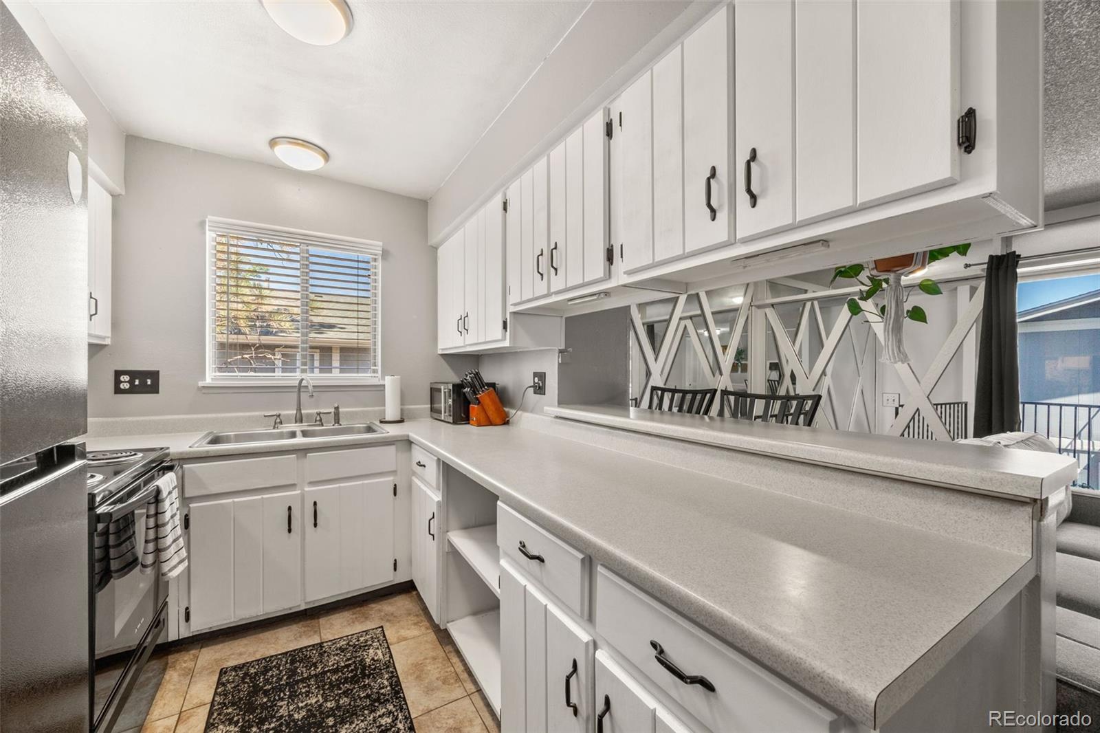 MLS Image #11 for 13197 e louisiana avenue,aurora, Colorado