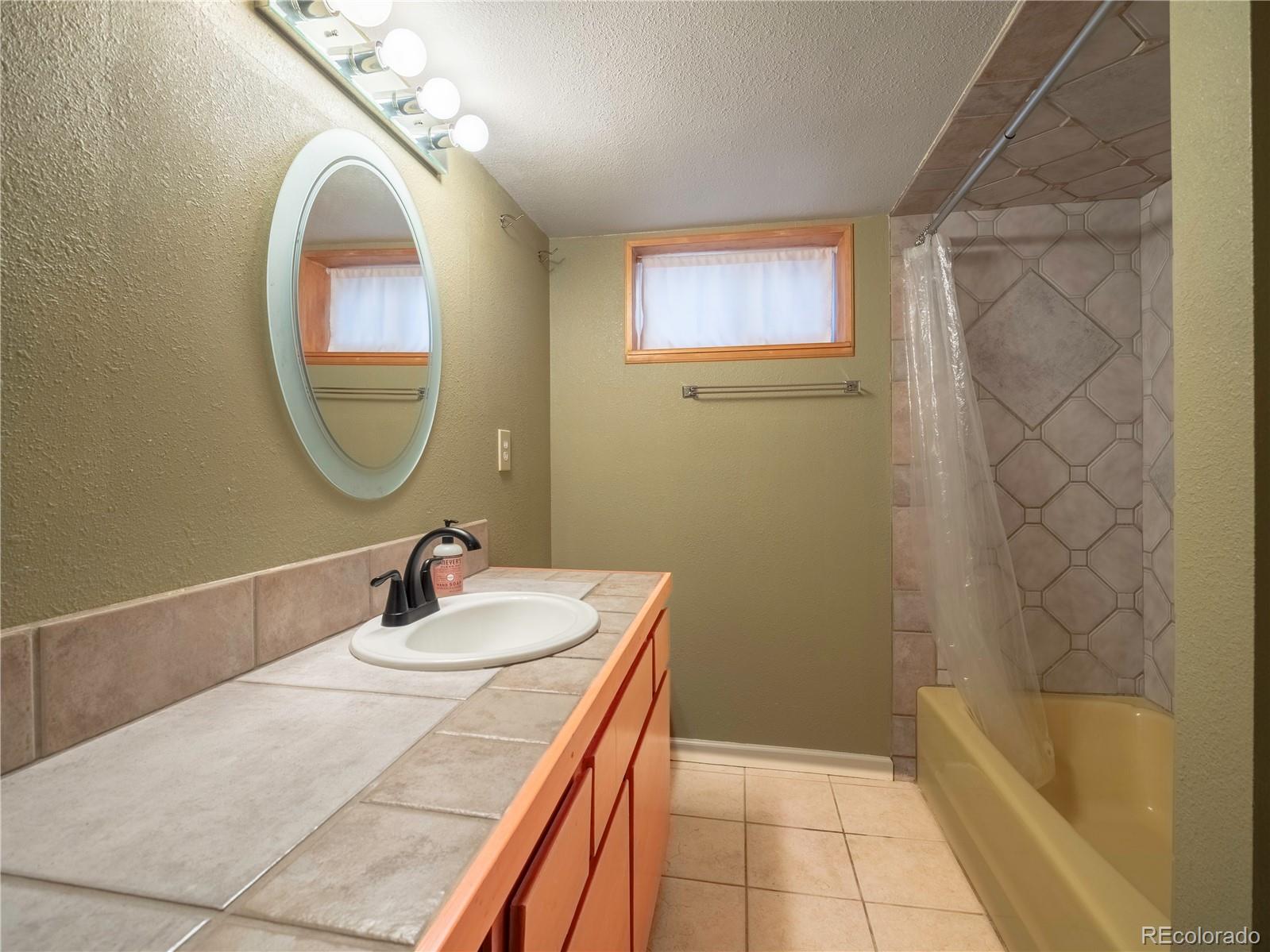 MLS Image #36 for 218 e third street,salida, Colorado