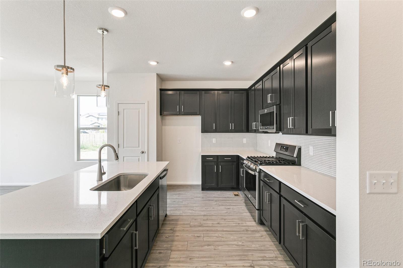 MLS Image #10 for 13322 e 110th way,commerce city, Colorado