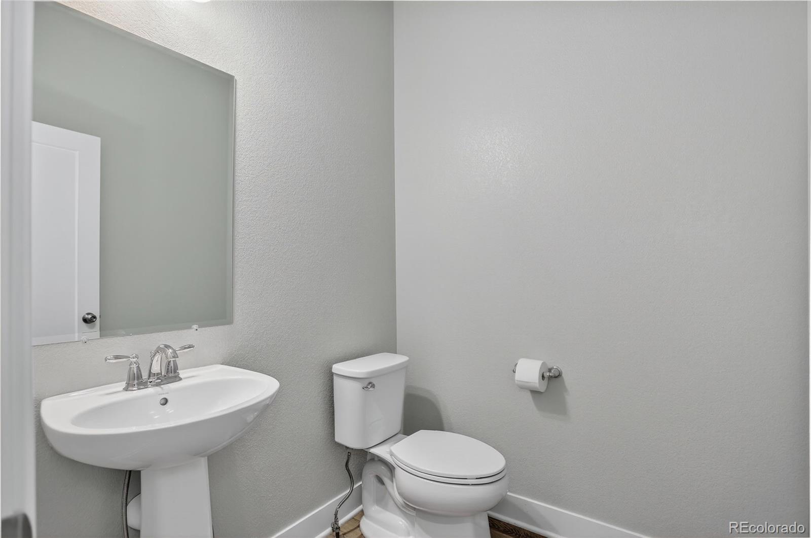 MLS Image #15 for 21554 e 59th drive,aurora, Colorado