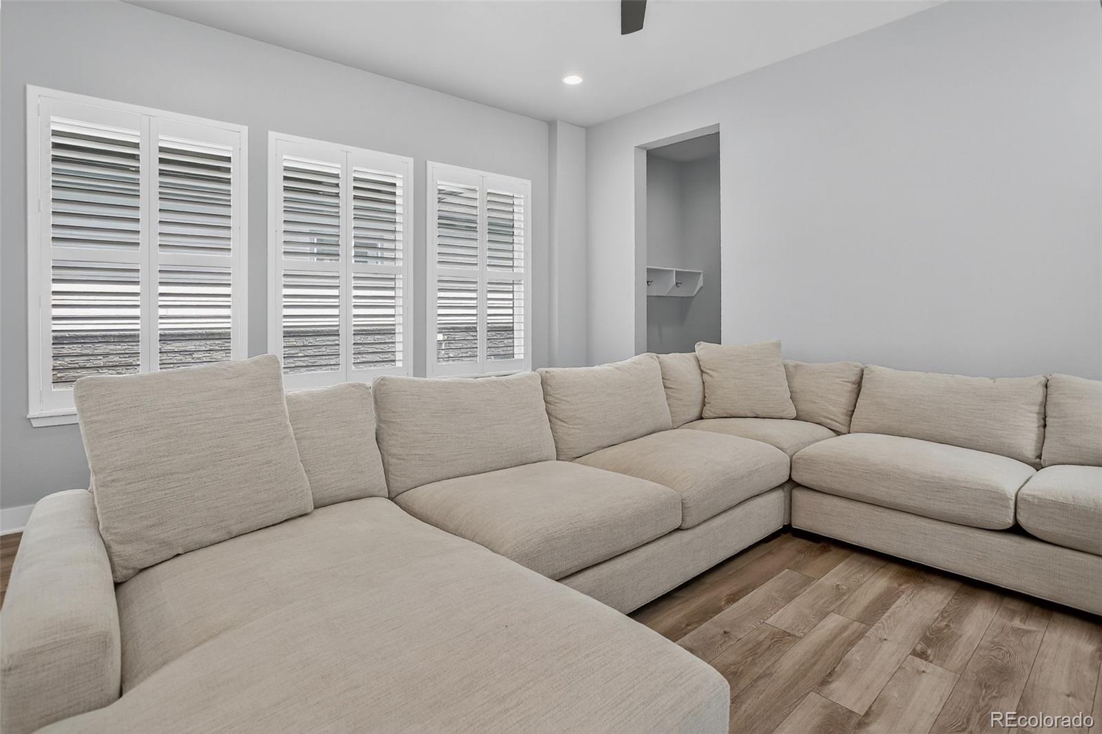 MLS Image #6 for 21554 e 59th drive,aurora, Colorado