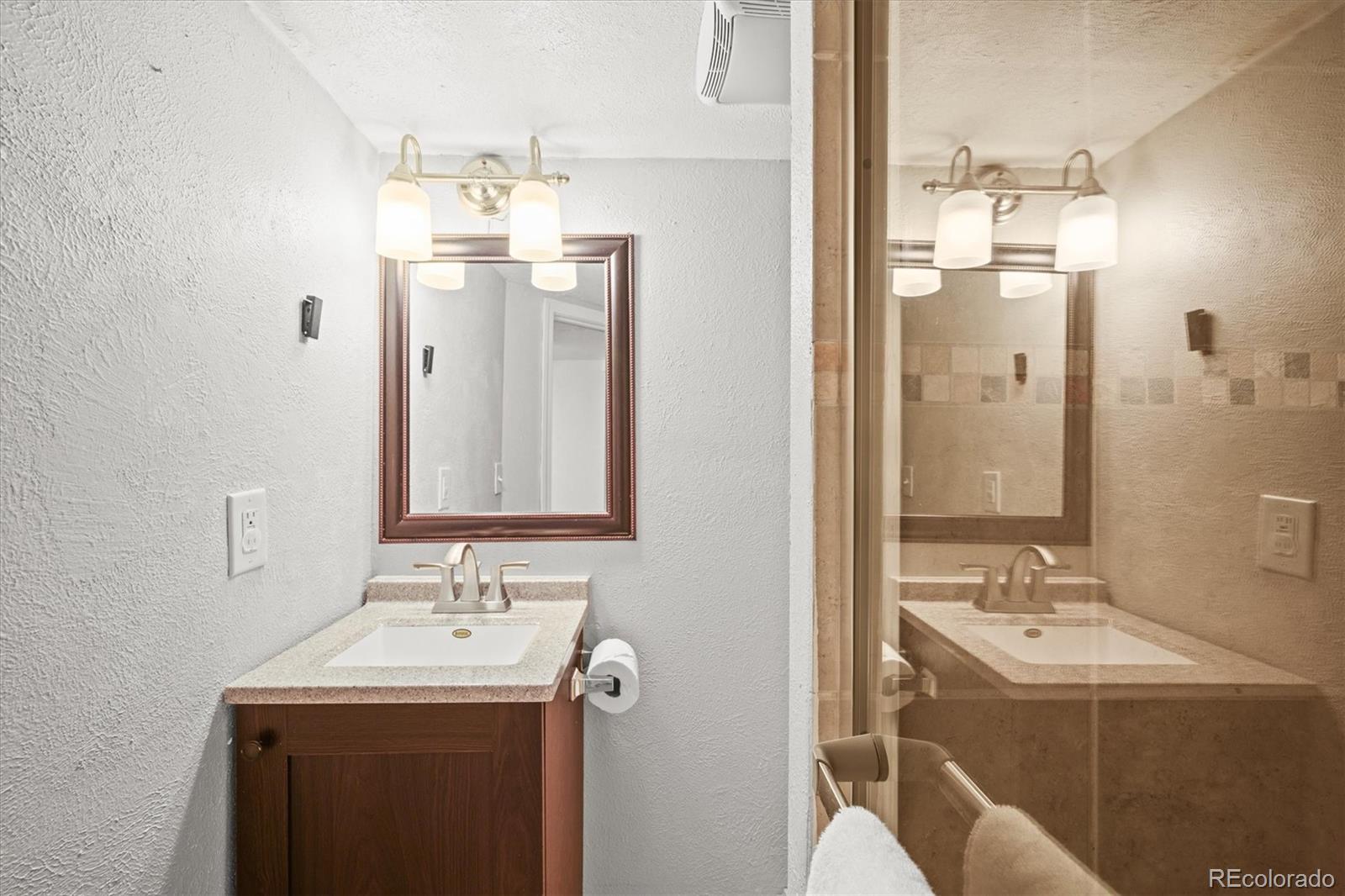 MLS Image #17 for 851  quebec street,denver, Colorado