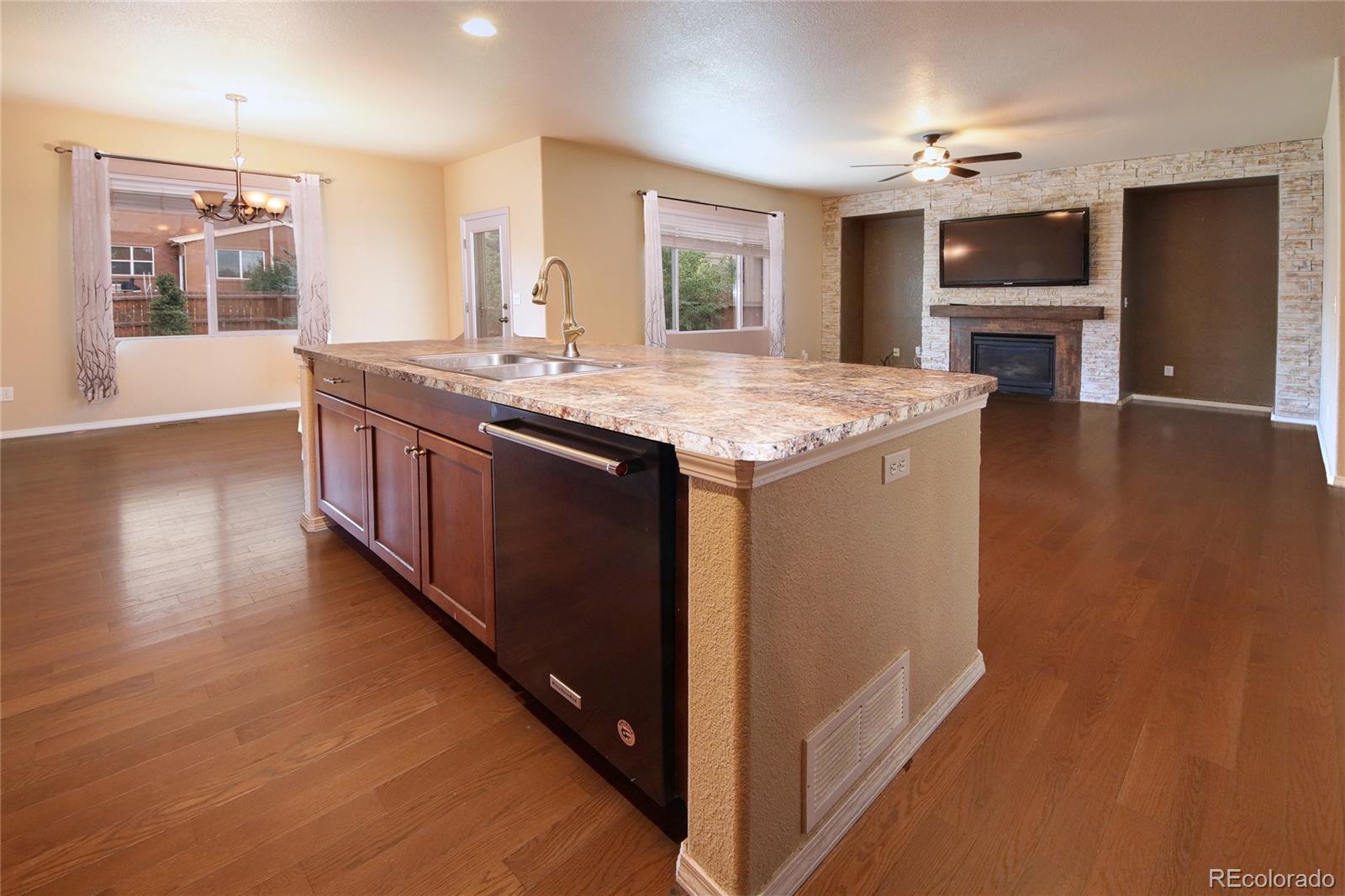 MLS Image #12 for 5947  cumbre vista way,colorado springs, Colorado