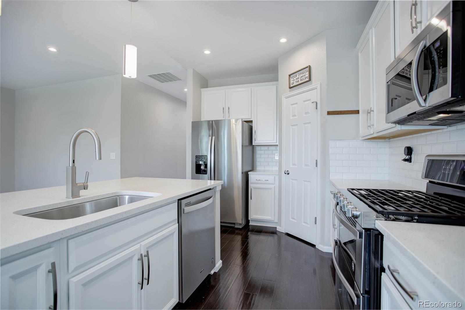 MLS Image #5 for 4238 s netherland circle,aurora, Colorado
