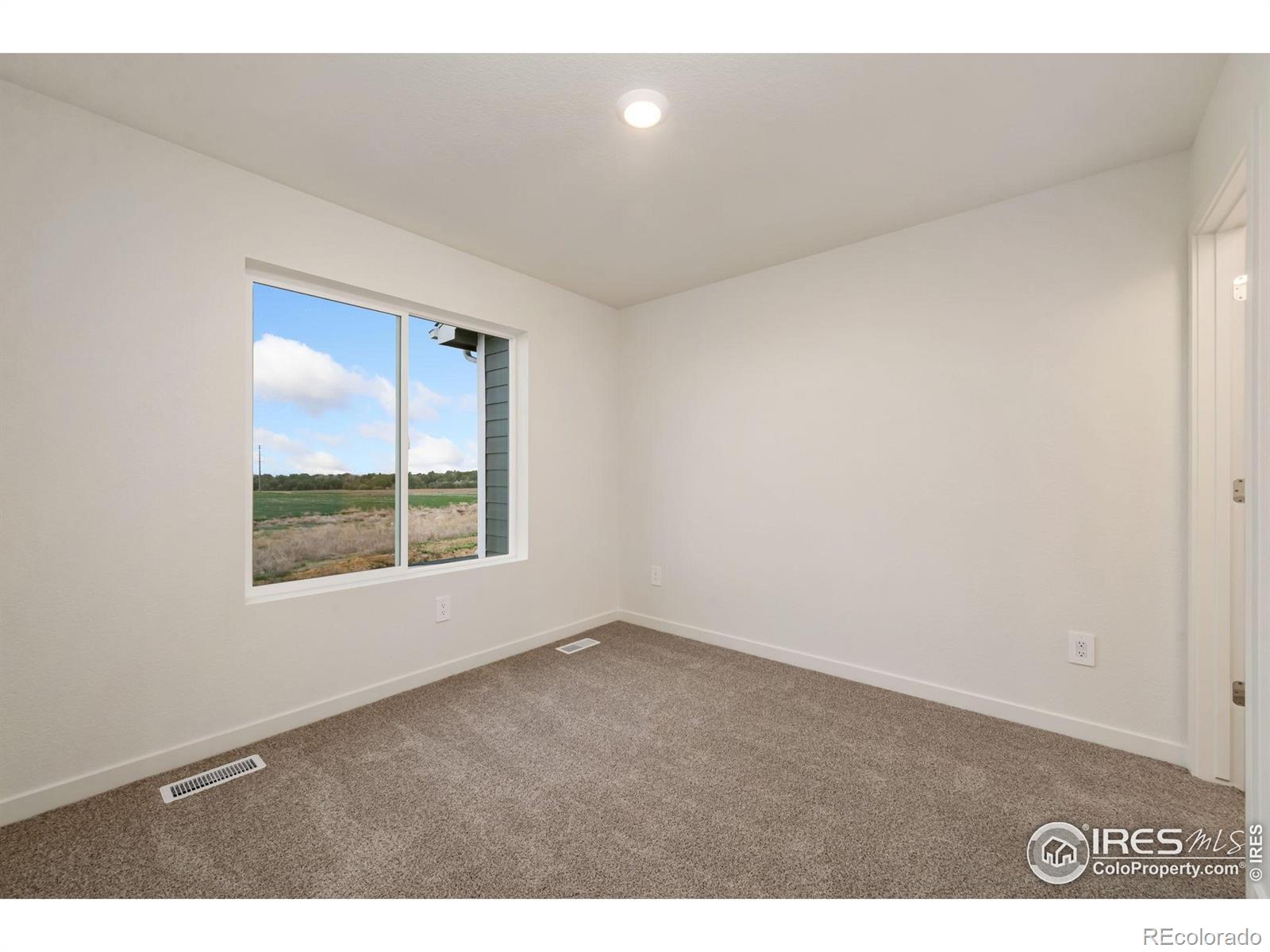MLS Image #5 for 3732  pinnacles court,evans, Colorado