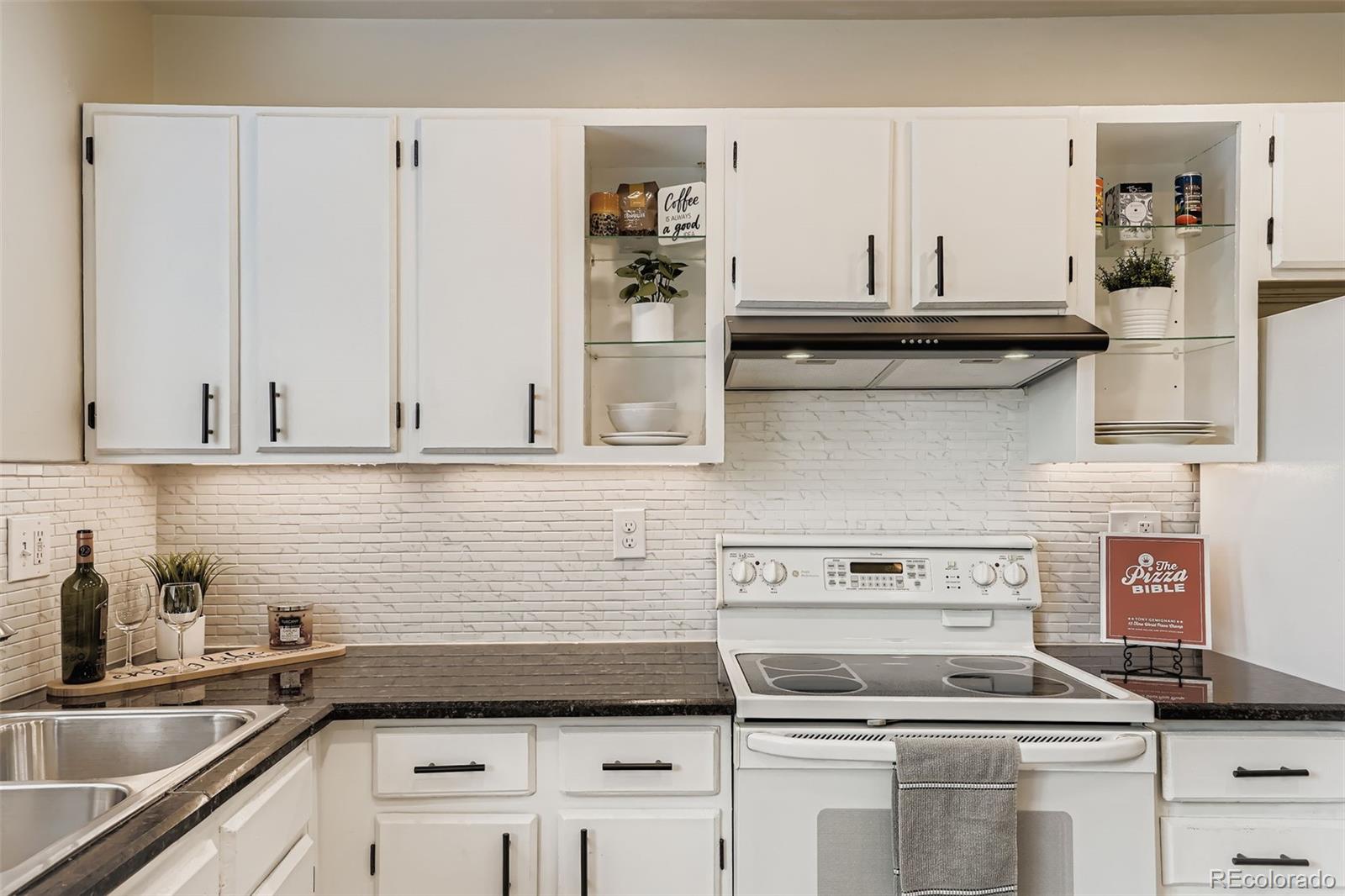 MLS Image #10 for 15775 e 13th place,aurora, Colorado