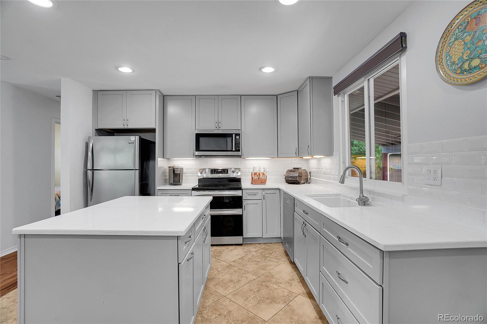 MLS Image #5 for 6990 w oregon drive,lakewood, Colorado
