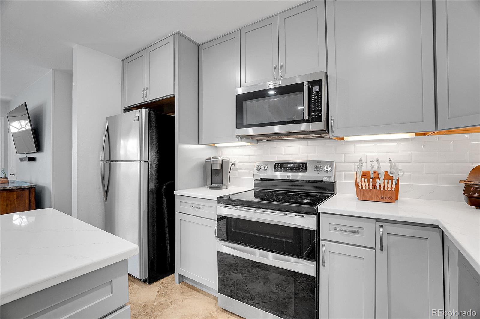 MLS Image #6 for 6990 w oregon drive,lakewood, Colorado