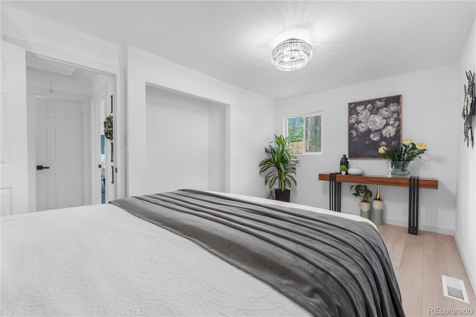 MLS Image #15 for 3227 s grape st street,denver, Colorado