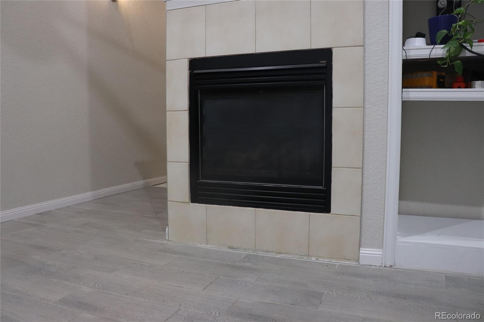 MLS Image #11 for 15555 e 40th avenue,denver, Colorado