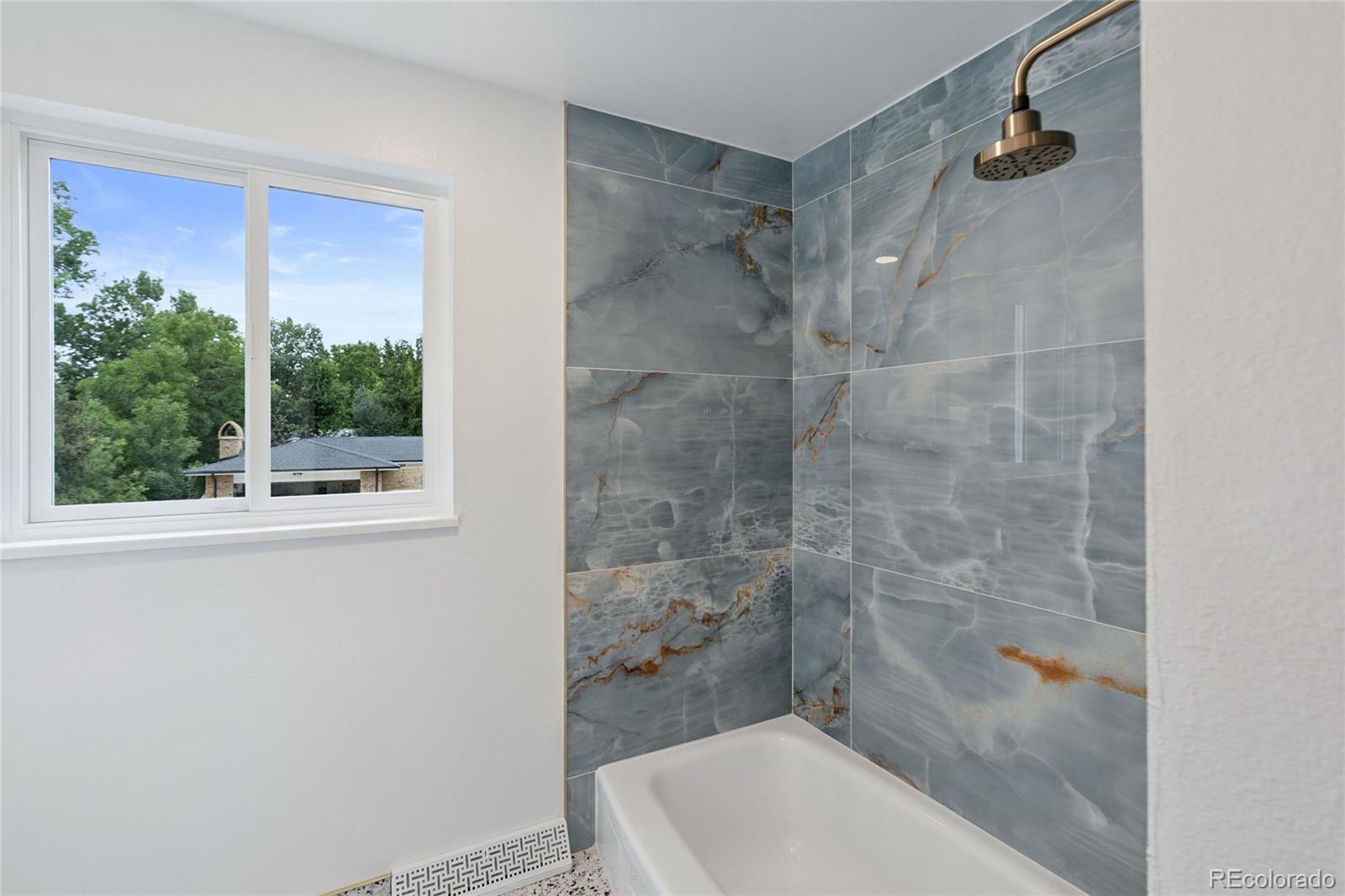 MLS Image #20 for 10000 e ohio avenue,denver, Colorado