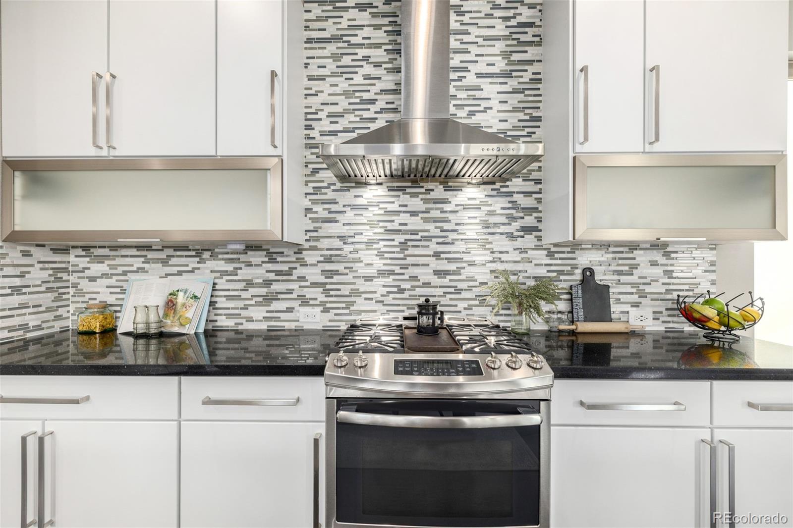 MLS Image #11 for 1813 w 67th avenue,denver, Colorado
