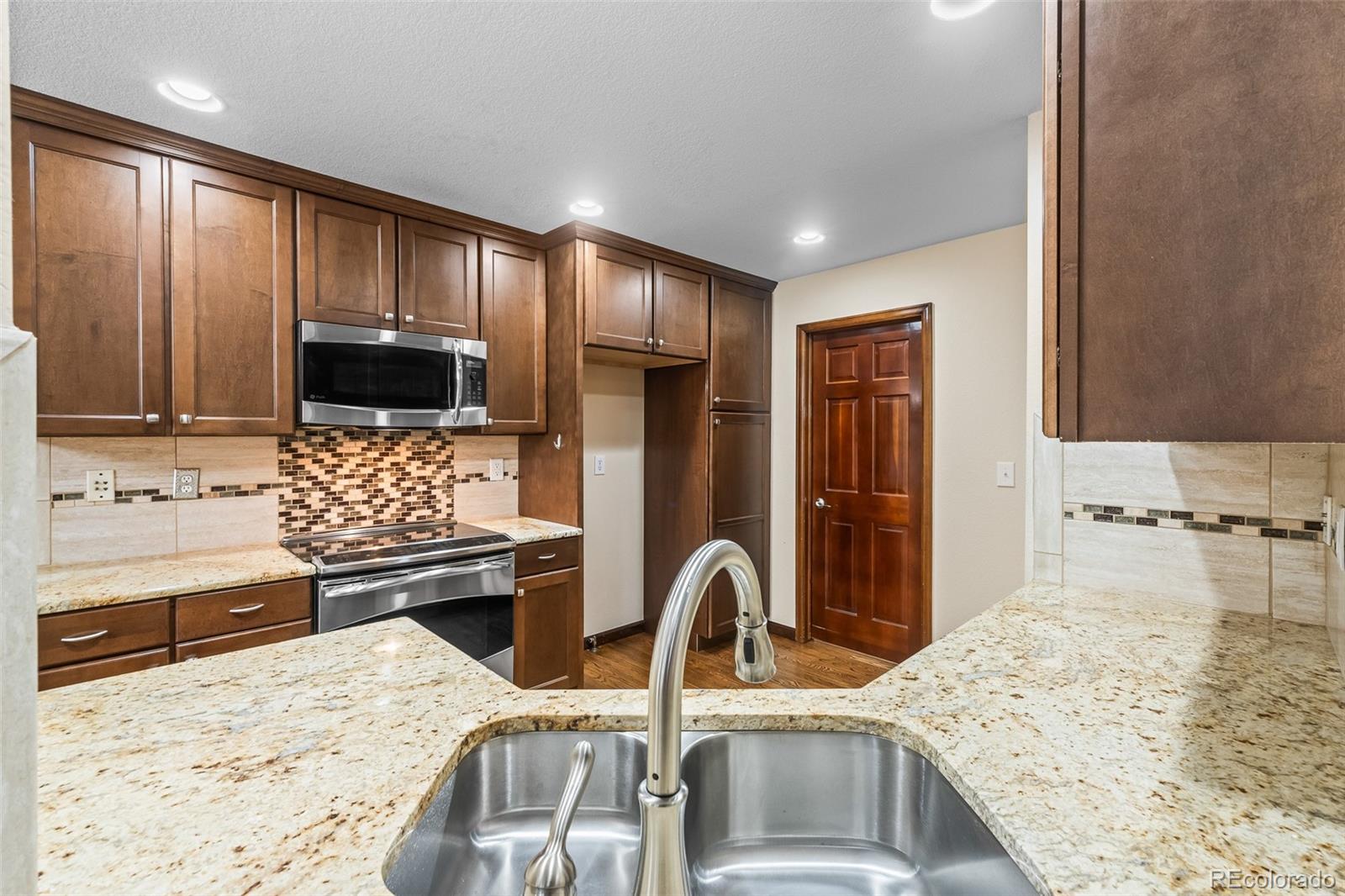 MLS Image #8 for 6349  deframe way,arvada, Colorado