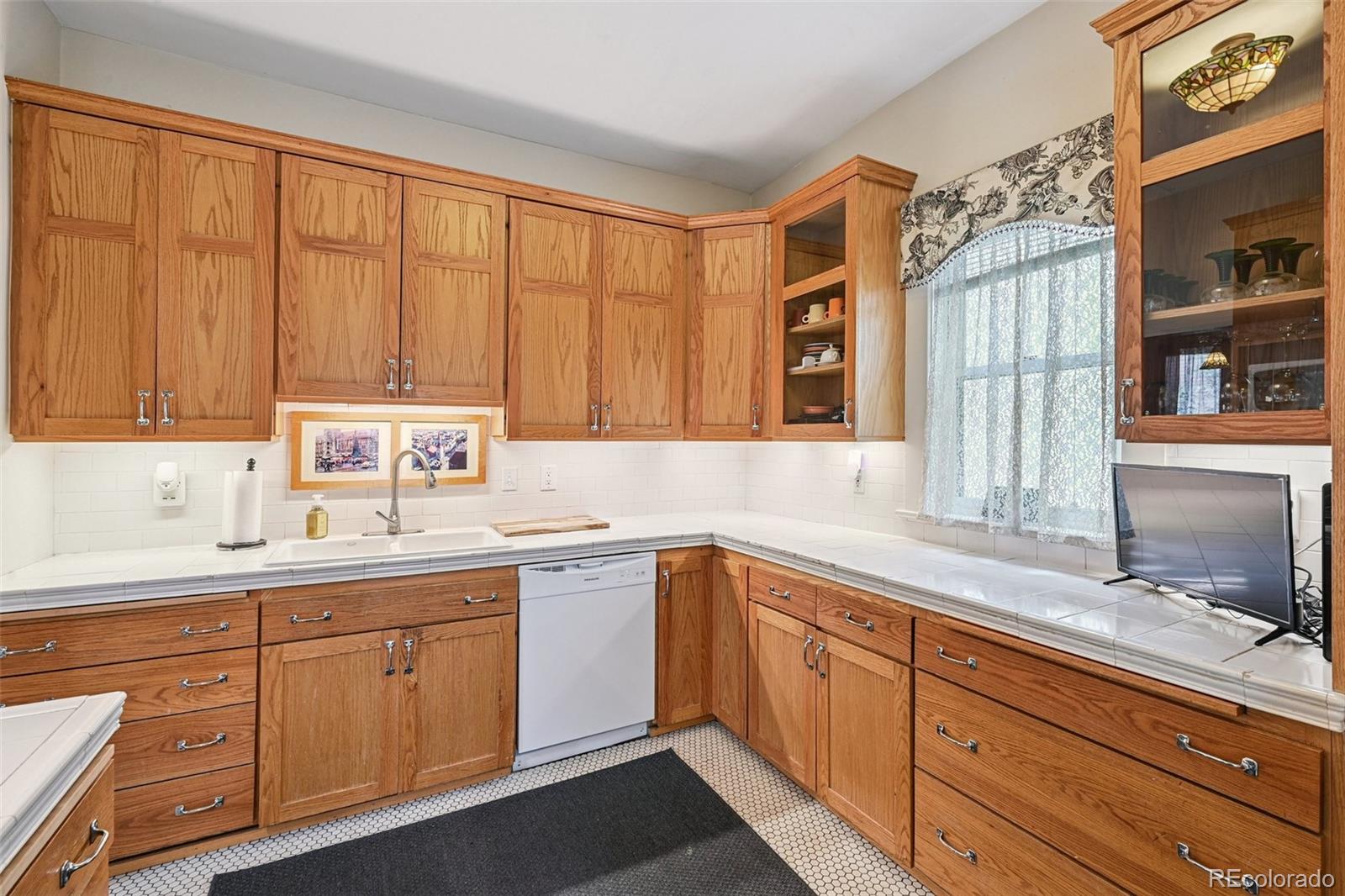MLS Image #12 for 234 s corona street,denver, Colorado