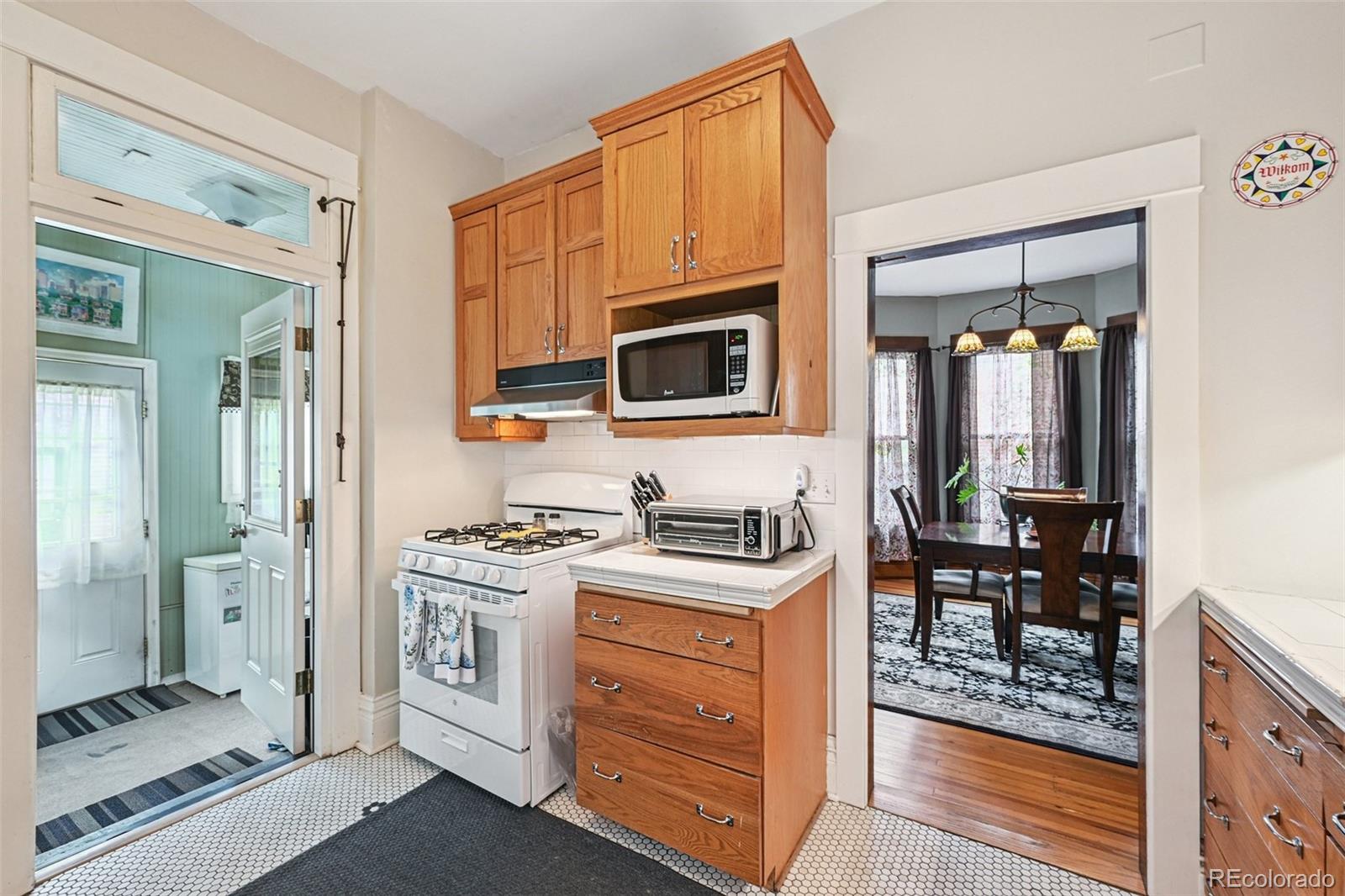 MLS Image #13 for 234 s corona street,denver, Colorado