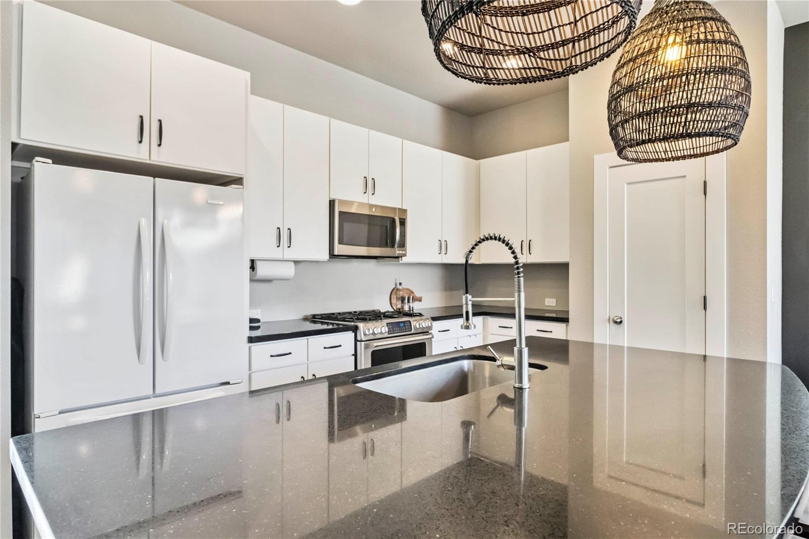 MLS Image #12 for 6721  alan drive,denver, Colorado