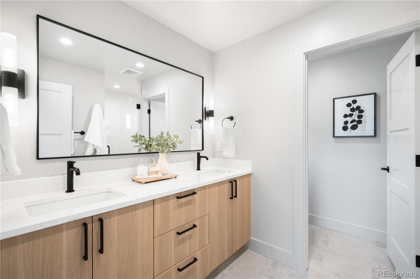 MLS Image #17 for 1569  vrain street,denver, Colorado