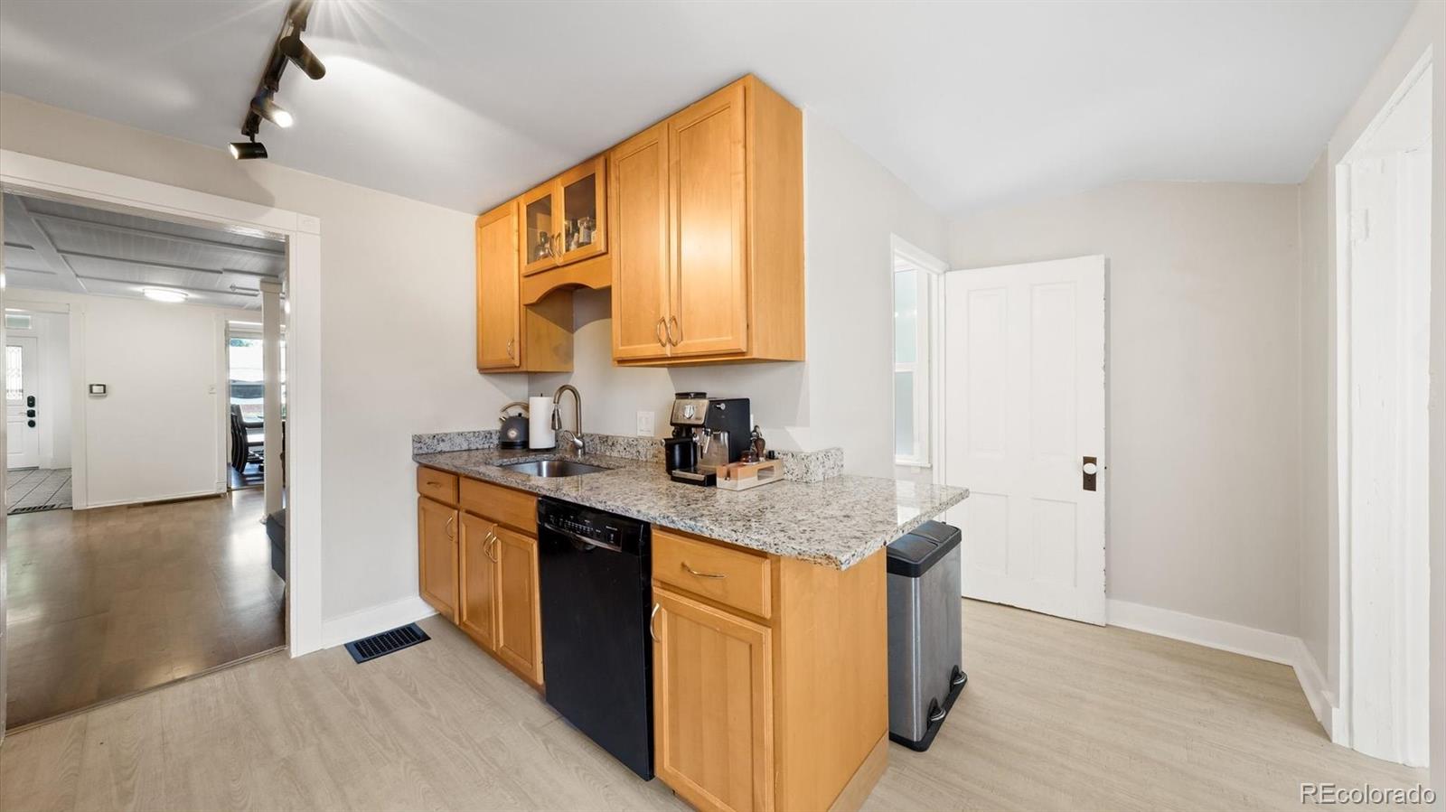 MLS Image #16 for 2209 s bannock street,denver, Colorado