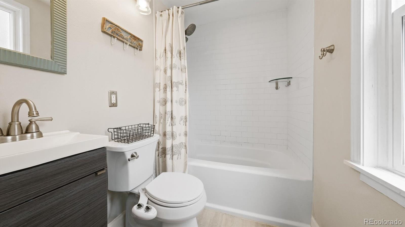 MLS Image #20 for 2209 s bannock street,denver, Colorado