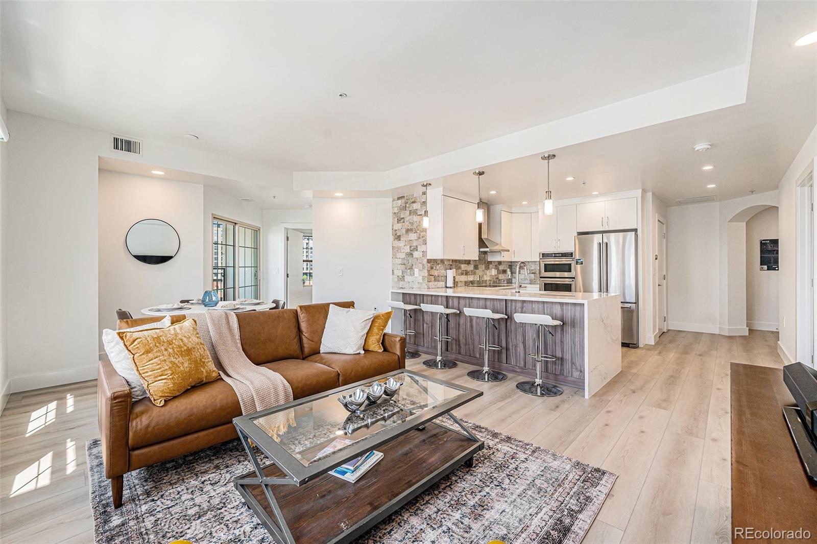 MLS Image #1 for 925 n lincoln street,denver, Colorado