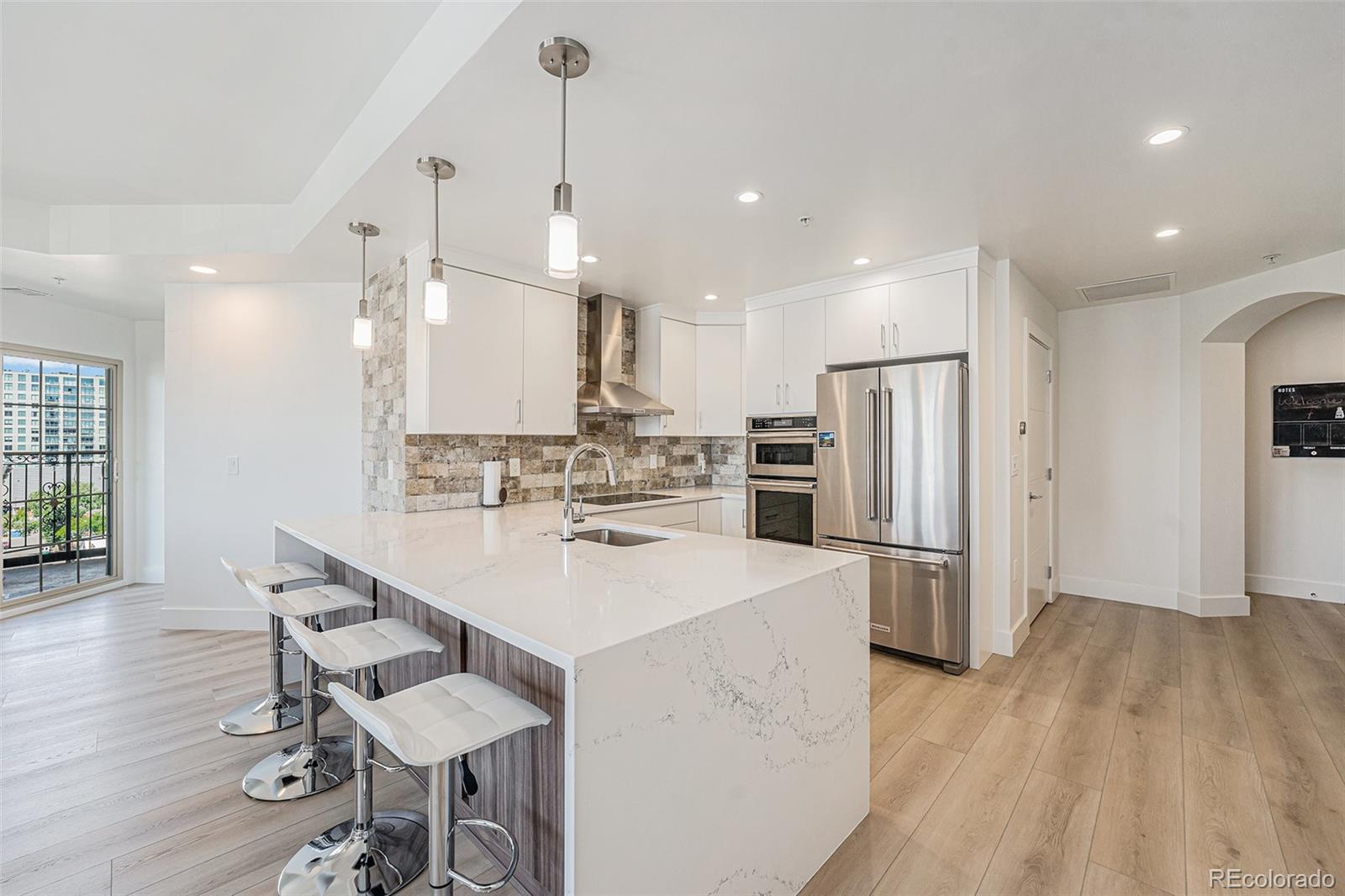 MLS Image #10 for 925 n lincoln street,denver, Colorado