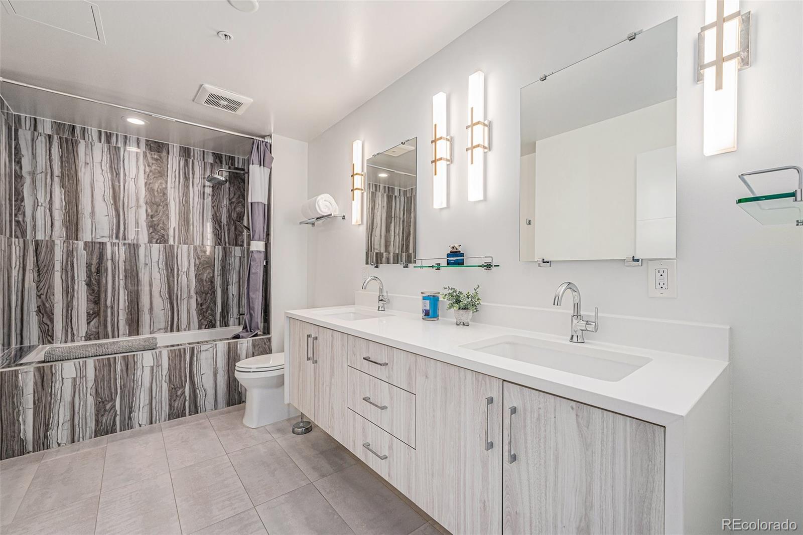 MLS Image #15 for 925 n lincoln street,denver, Colorado