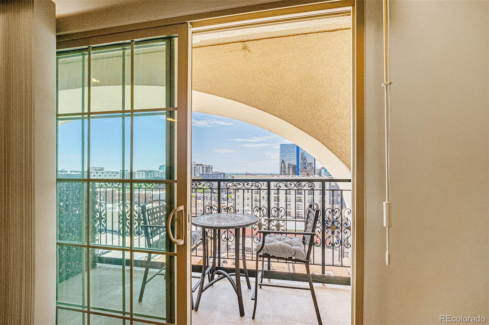 MLS Image #17 for 925 n lincoln street,denver, Colorado