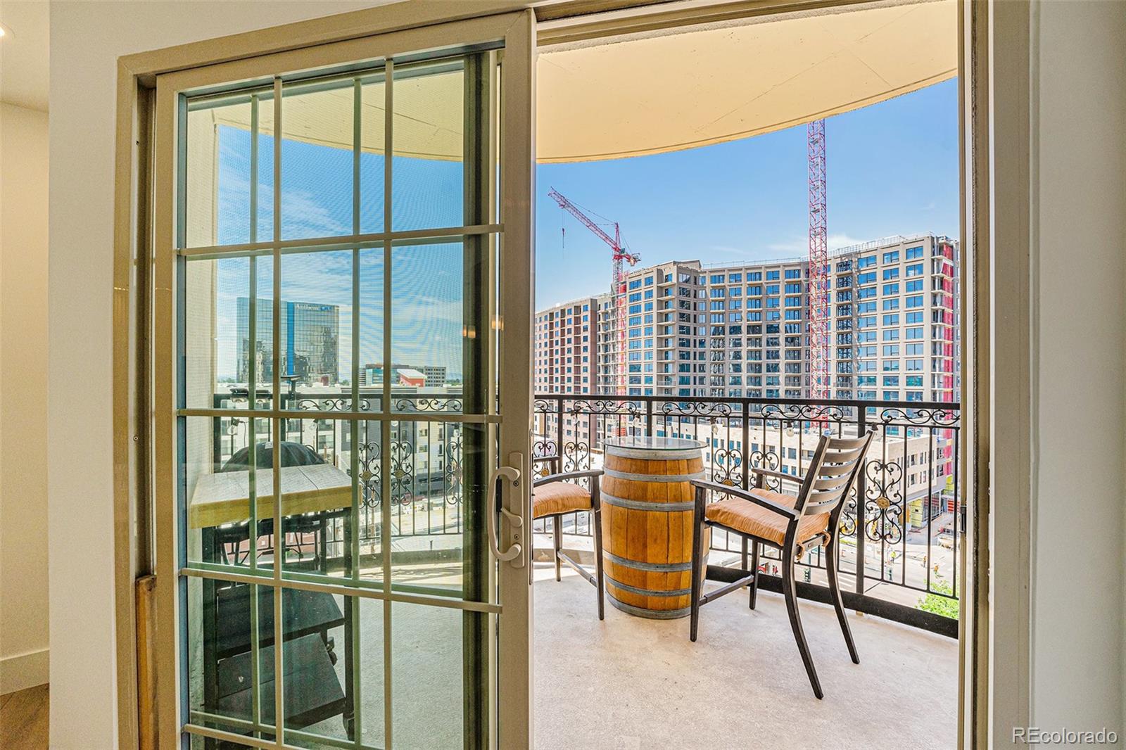 MLS Image #23 for 925 n lincoln street,denver, Colorado