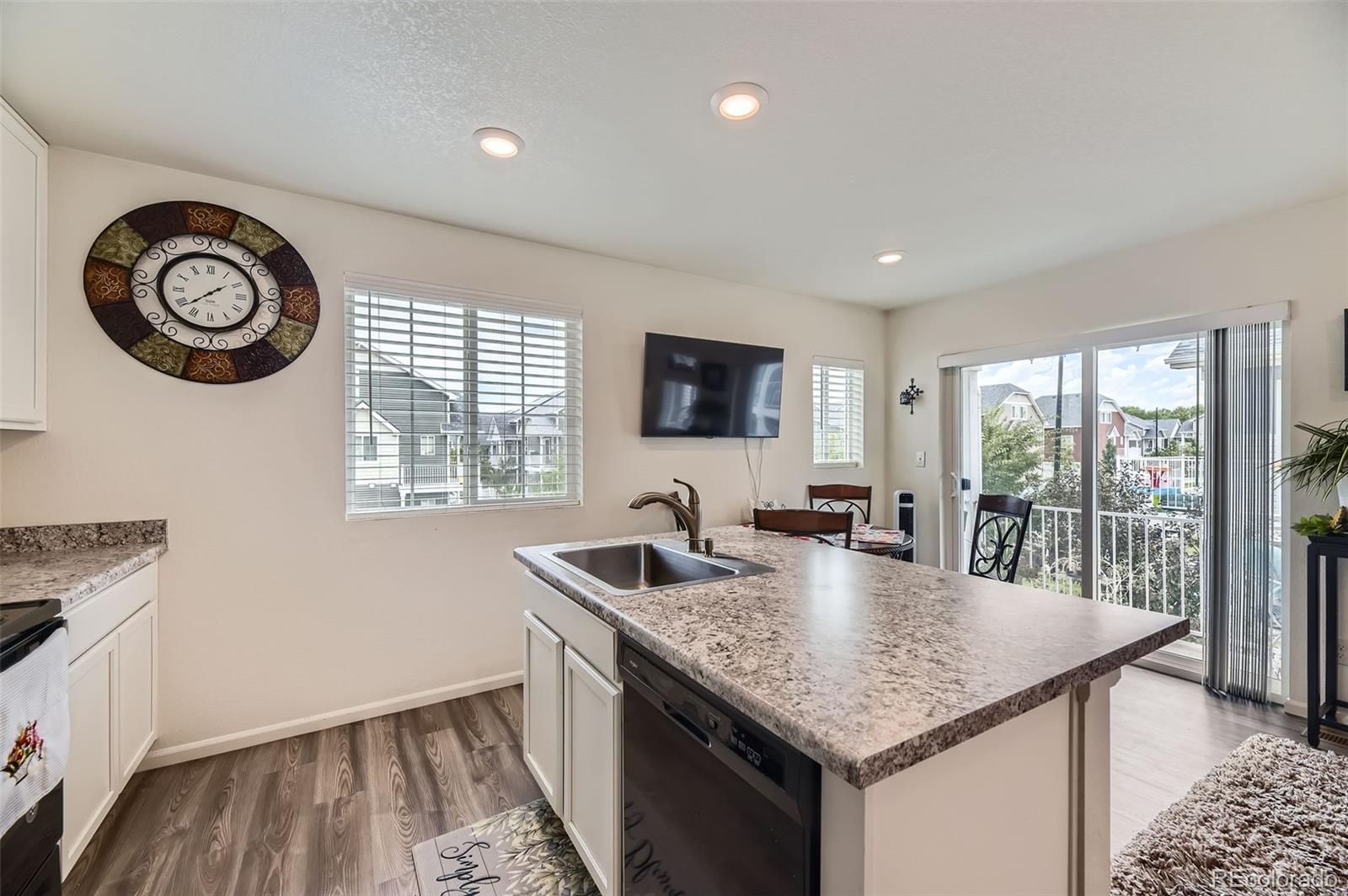 MLS Image #11 for 18620 e 53rd drive,denver, Colorado