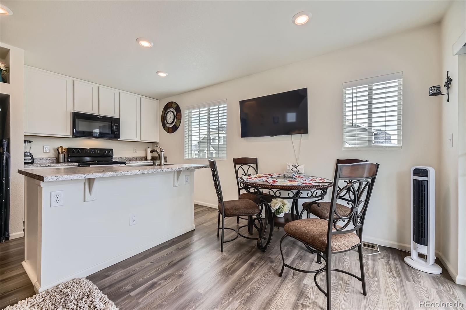 MLS Image #9 for 18620 e 53rd drive,denver, Colorado