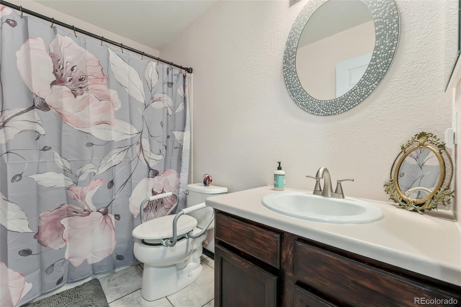 MLS Image #11 for 19564 e ithaca place,aurora, Colorado