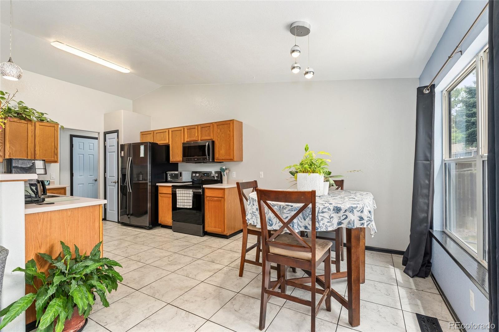 MLS Image #3 for 19564 e ithaca place,aurora, Colorado