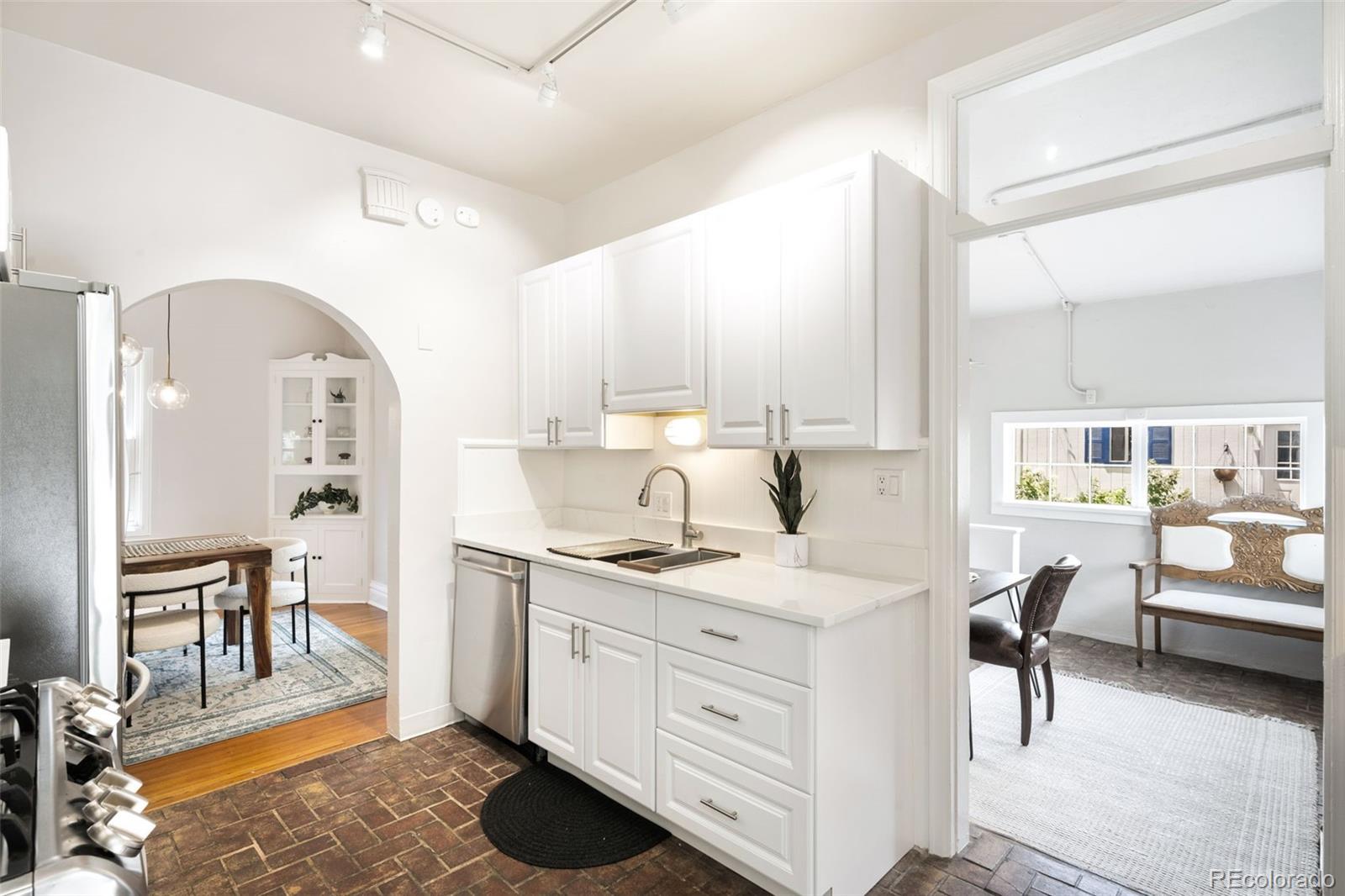 MLS Image #10 for 1131  milwaukee street,denver, Colorado