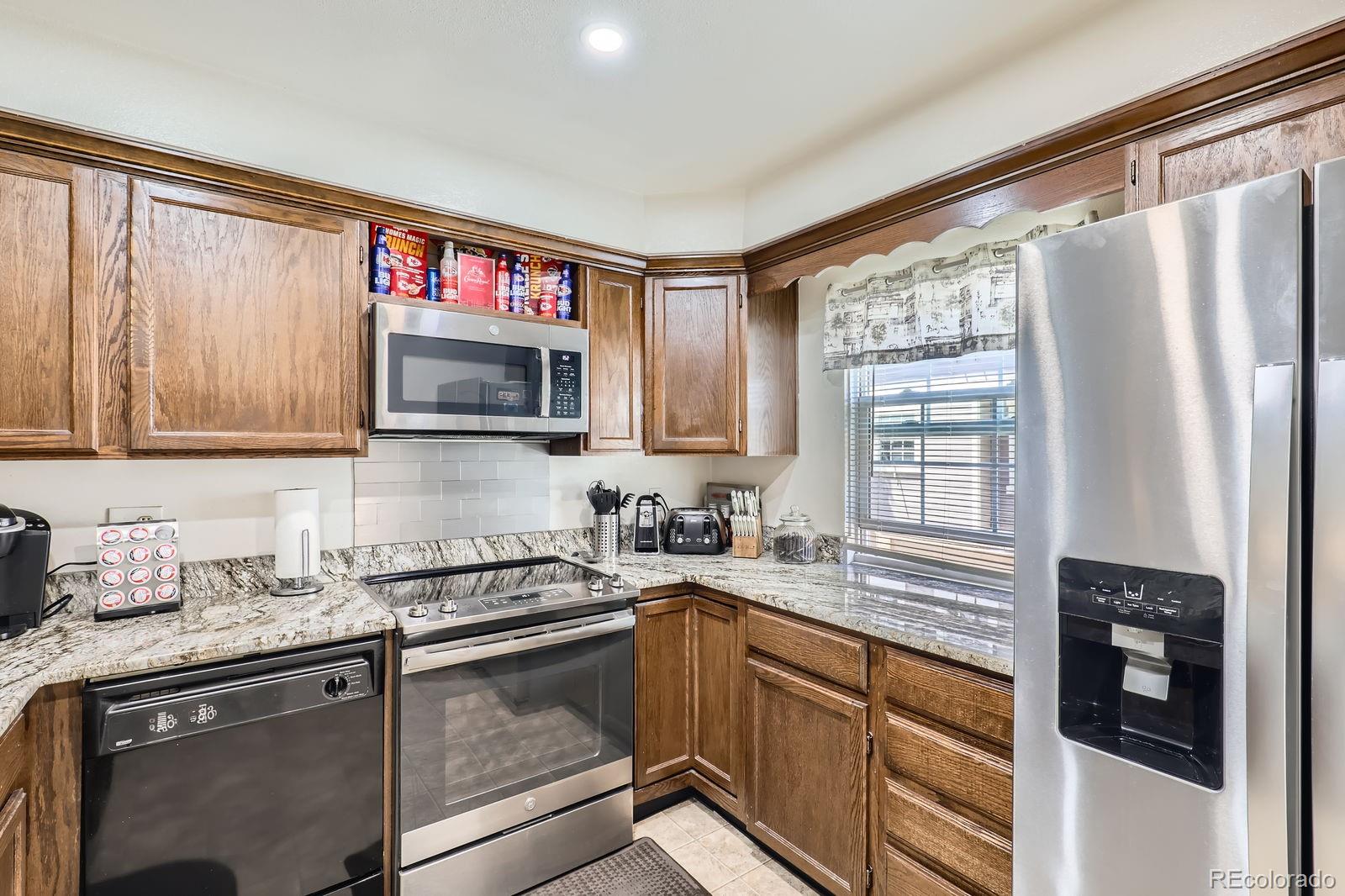 MLS Image #10 for 2072 s helena street,aurora, Colorado